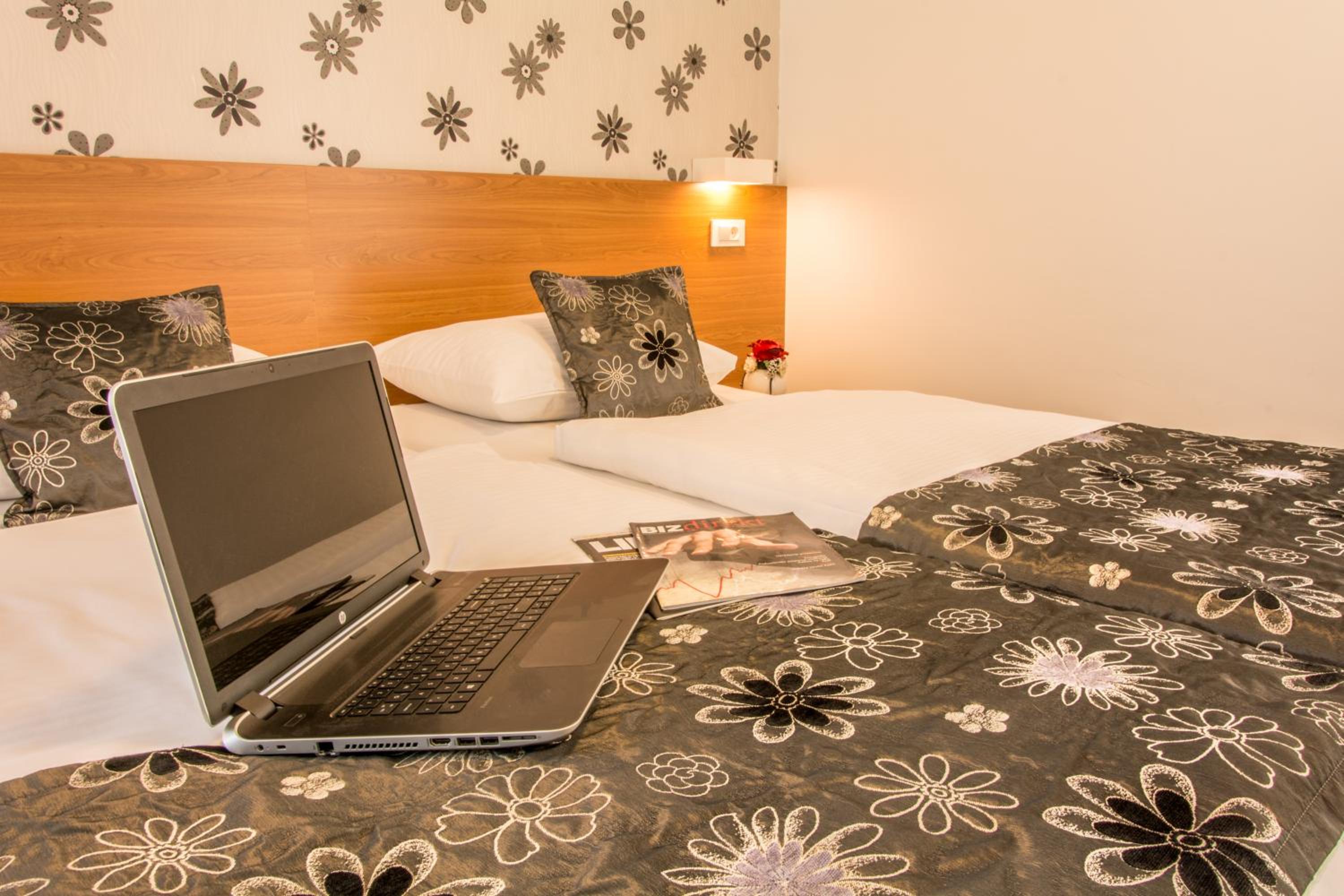 Double Room - Photo 1