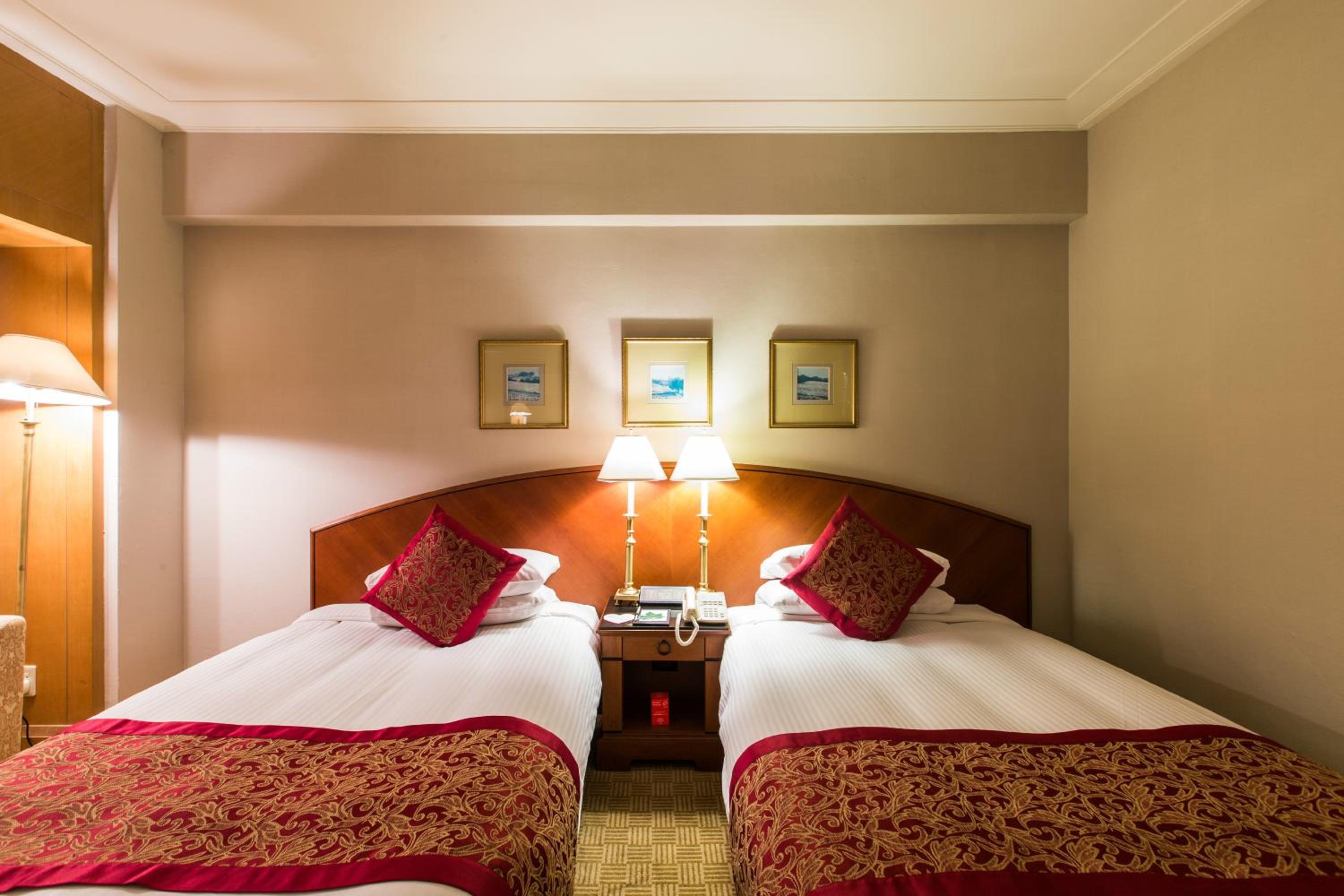 Standard Twin Room - Photo 4