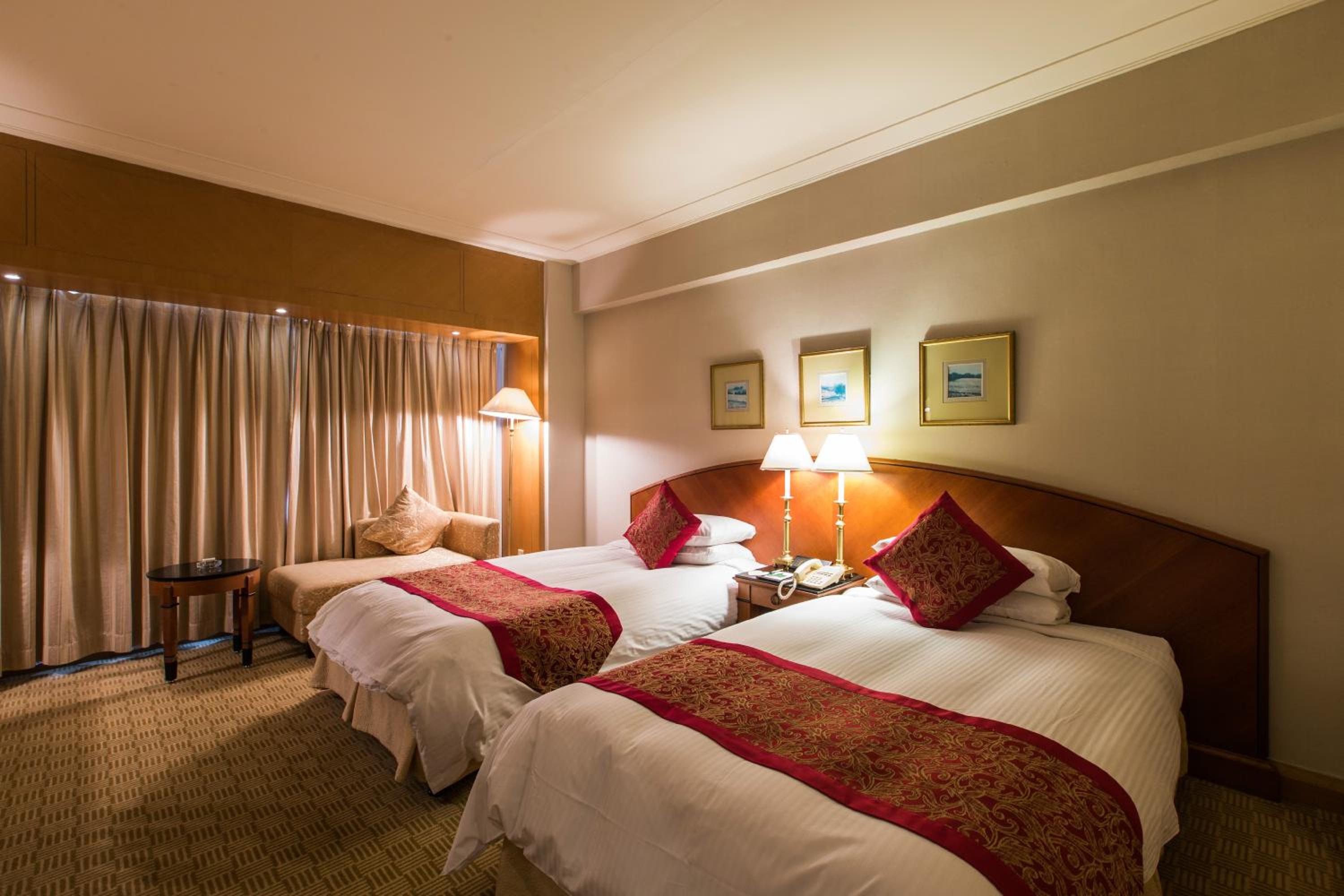 Standard Twin Room - Photo 2