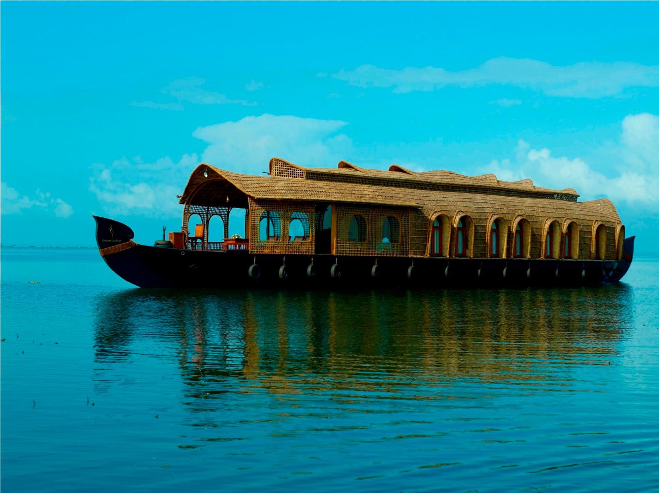 Four Bedroom House Boat with All Meals, with Evening tea, coffee, and snacks, with Fishing and indoor games:Check in at 12 noon and check out 9 30 am photo 2