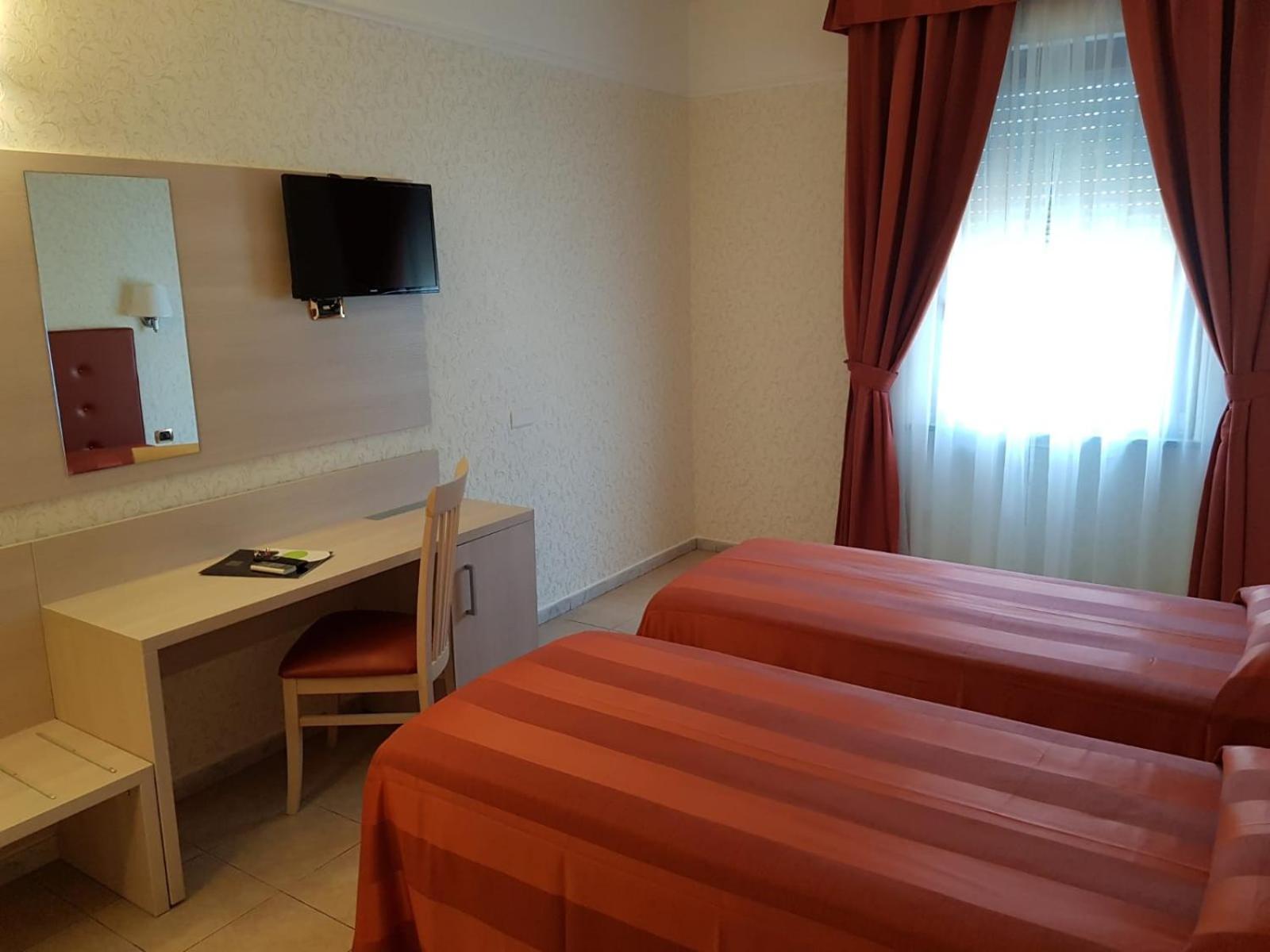 Double or Twin Room photo 2