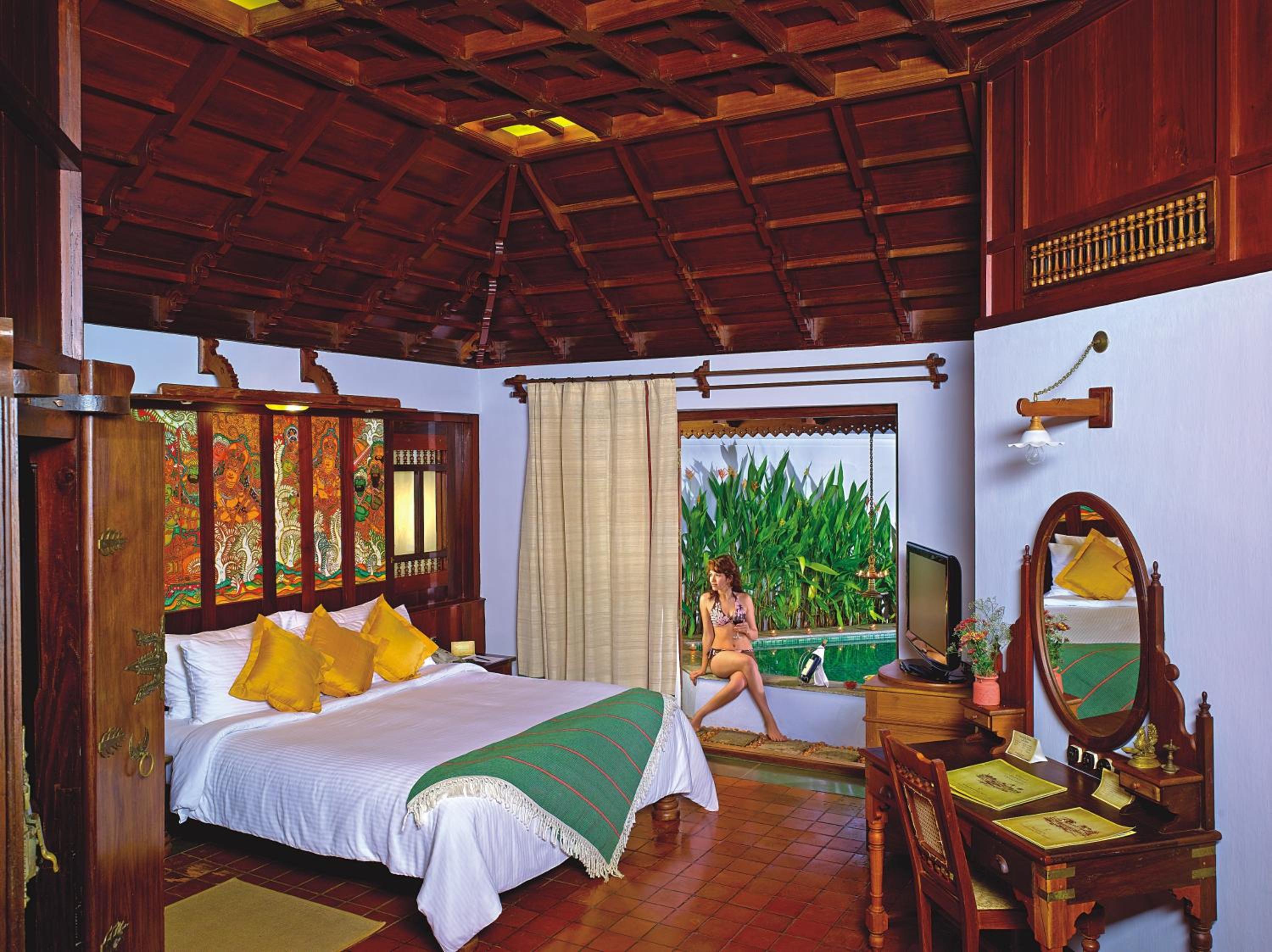 Heritage Villa with Private Pool with Hi -Tea ,One-hour sunset cruise,Complimentary in-house Wellness doctor consultation, Evening Cultural program, Complimentary Fishing,Cycling,and Clay pottery experience
