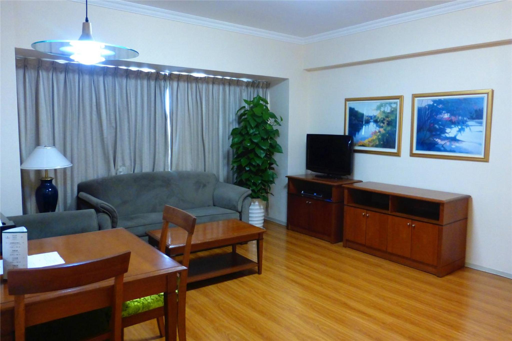 One-Bedroom Apartment - Photo 3