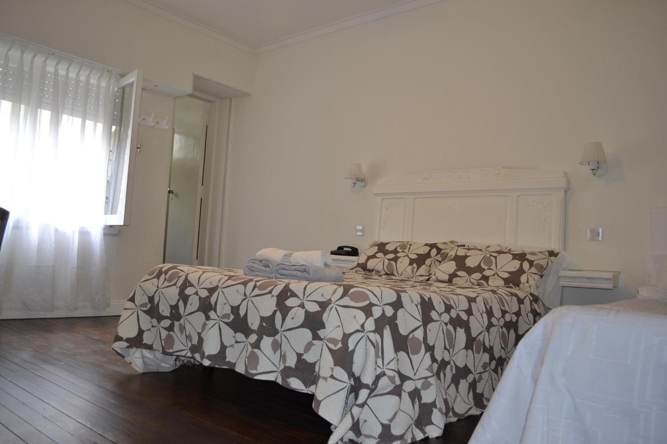 Economy Quadruple Room photo 2