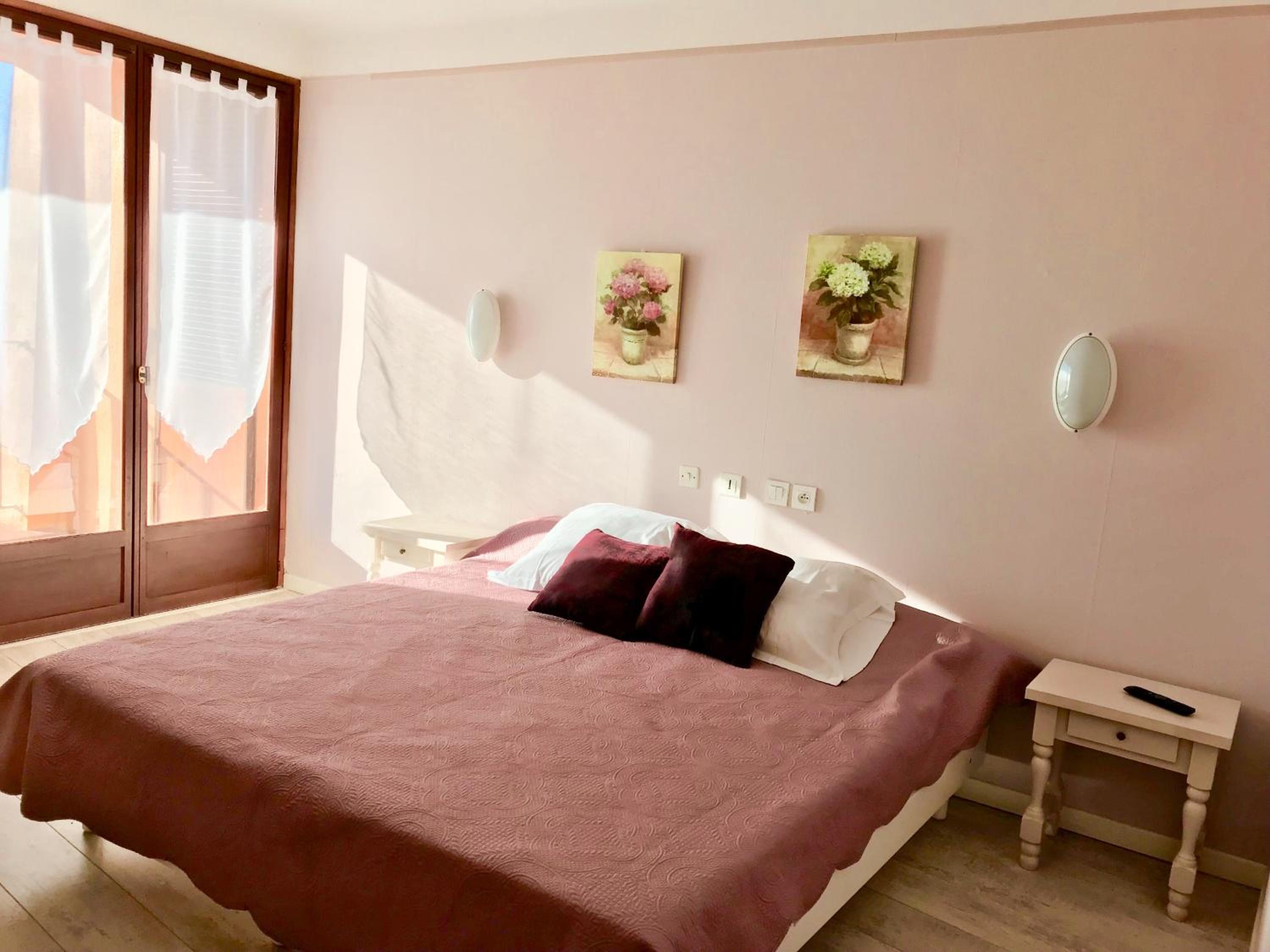 Double or Twin Room with Terrace and Sea View - Photo 13