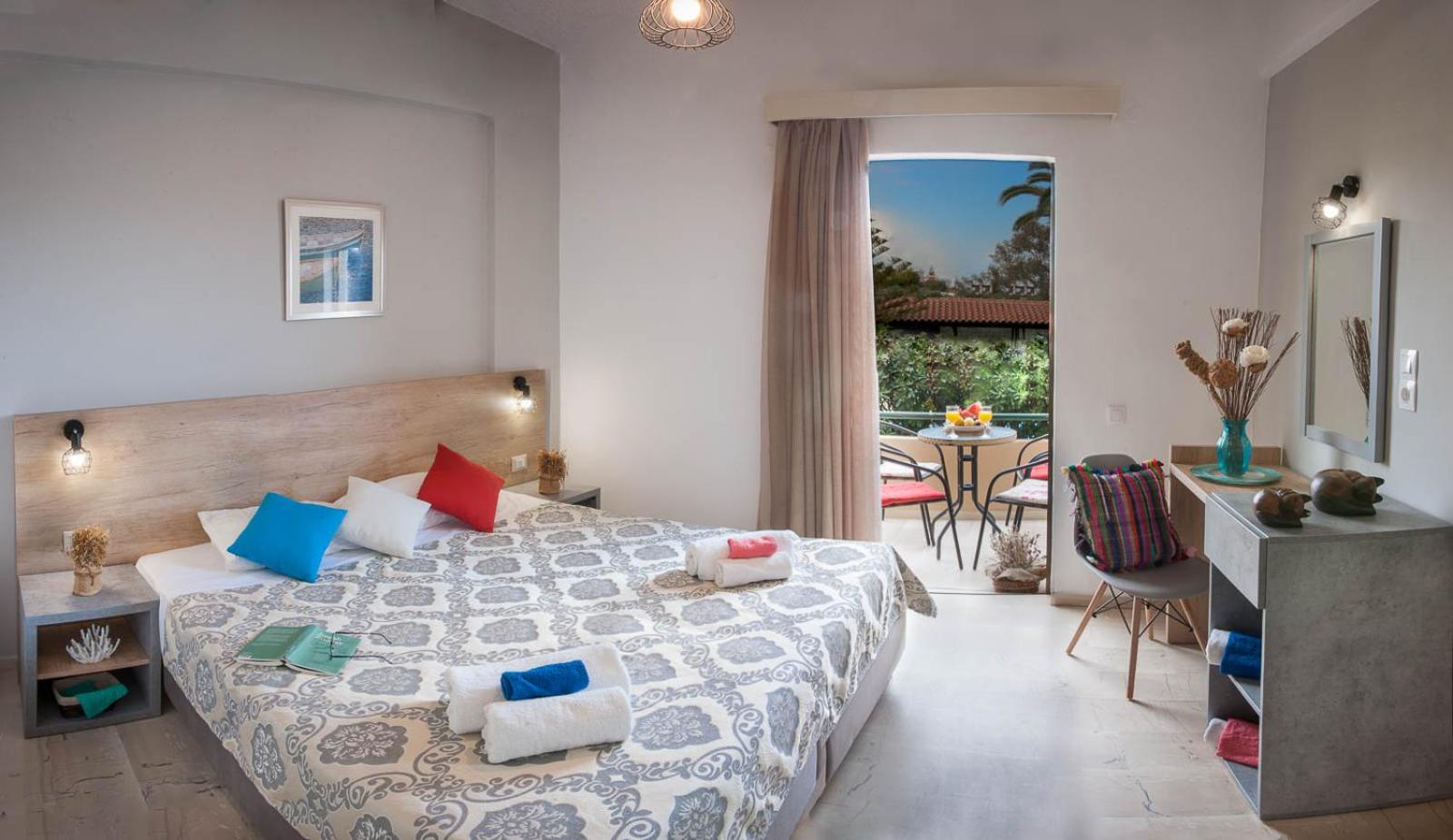 One-Bedroom Apartment with Balcony photo 2
