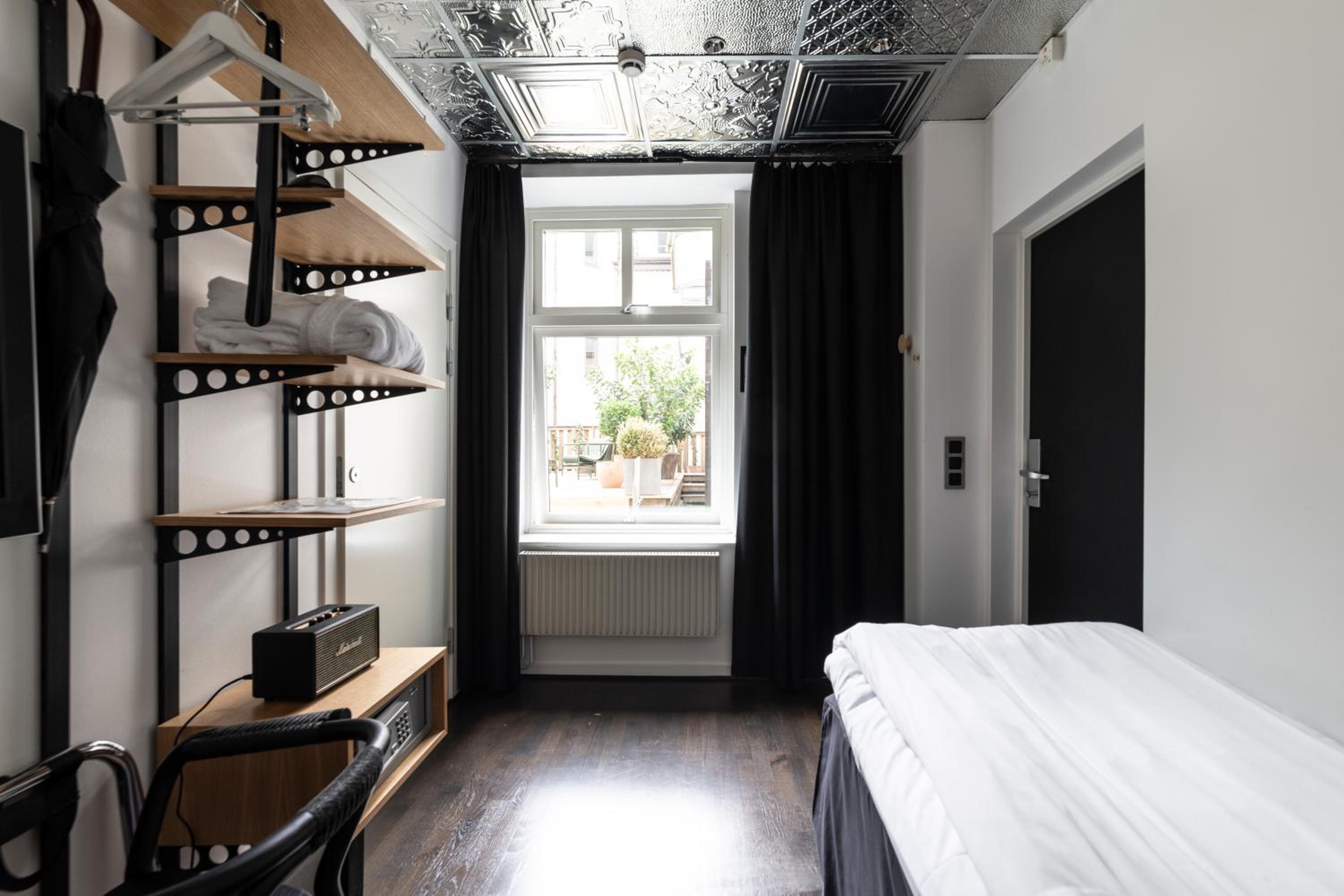 Small Single Room - Photo 1