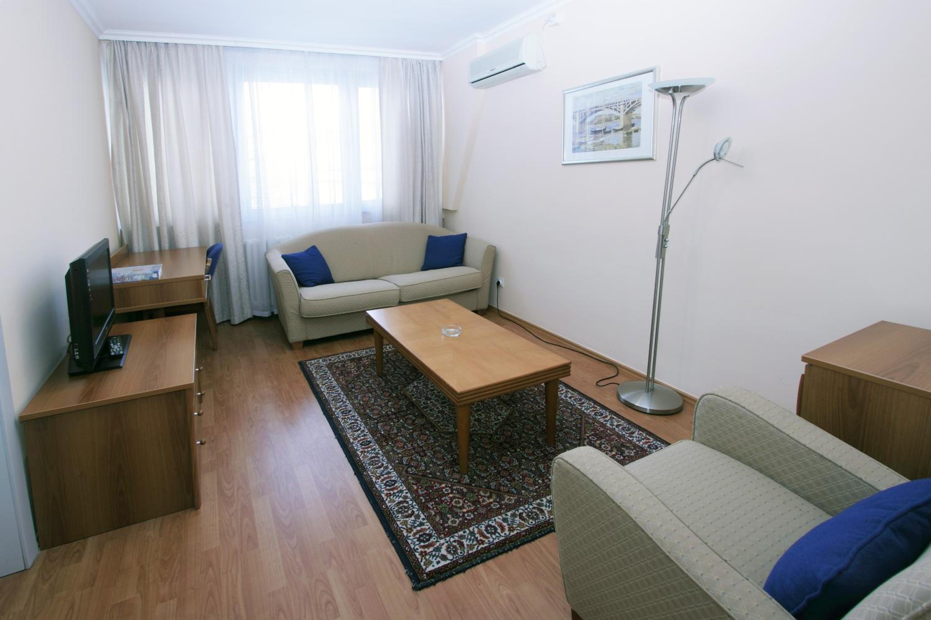 Family Room - Photo 1