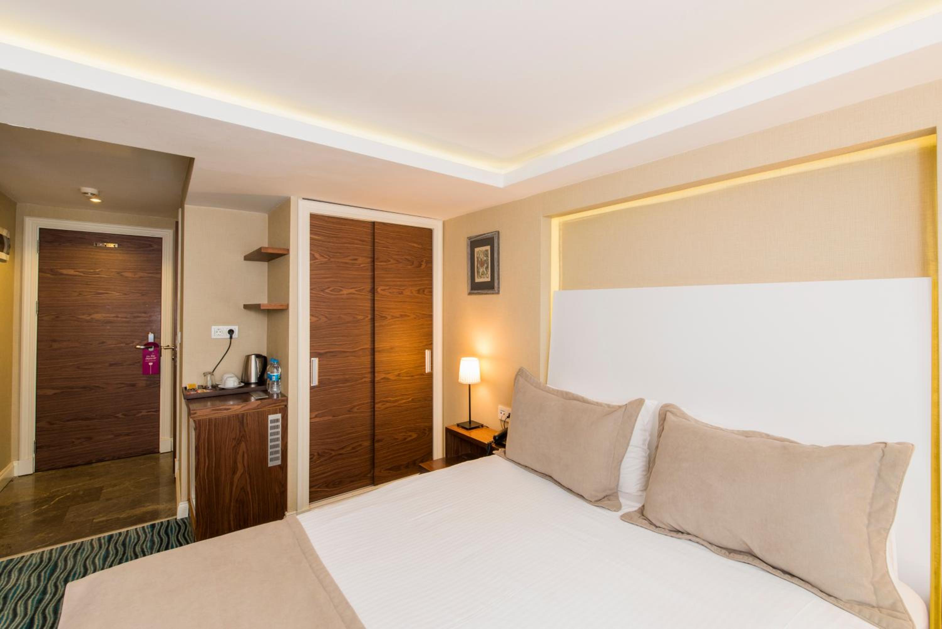 Economy Double Room photo 2