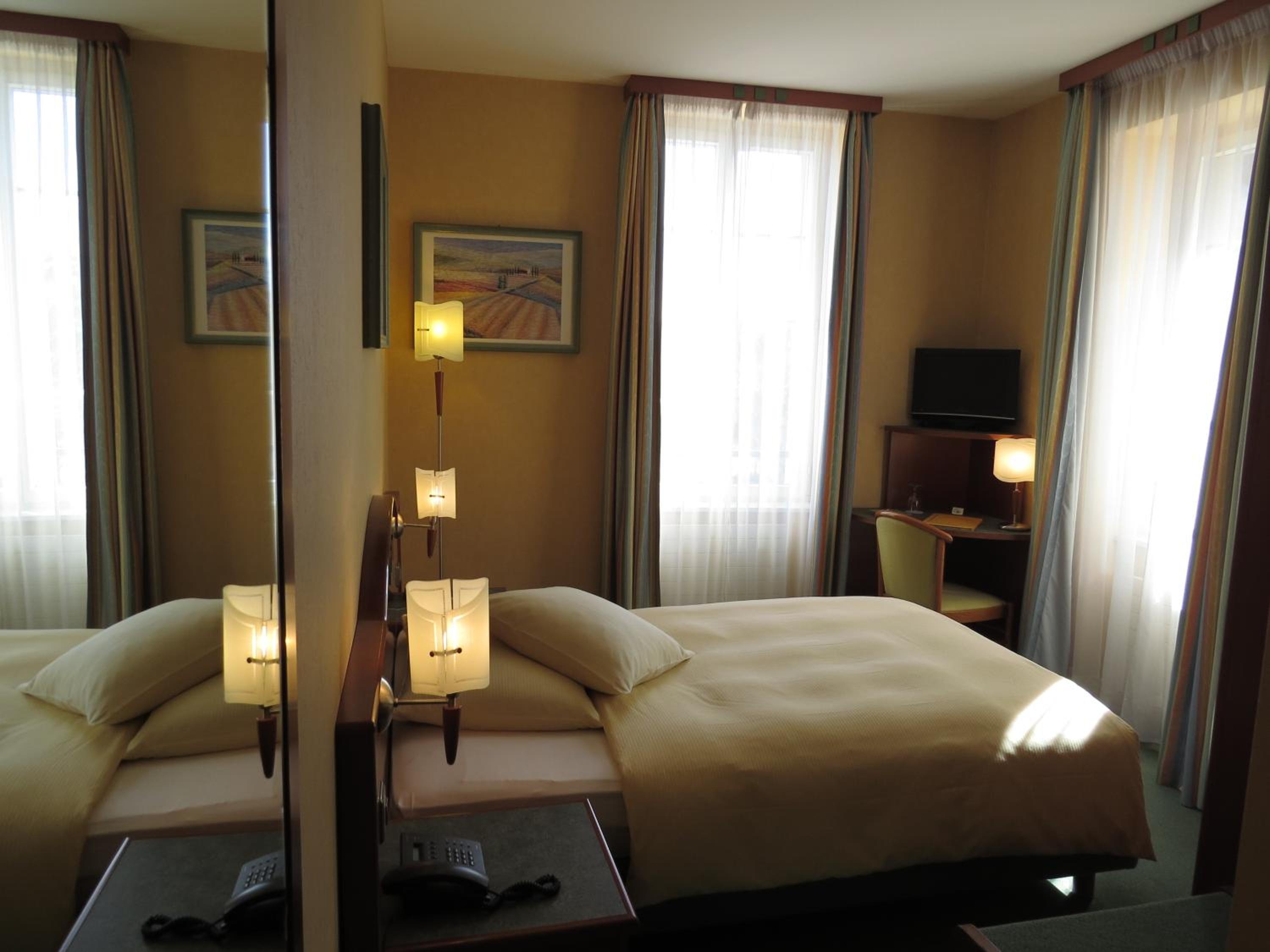 Single Room with Lake View photo 1