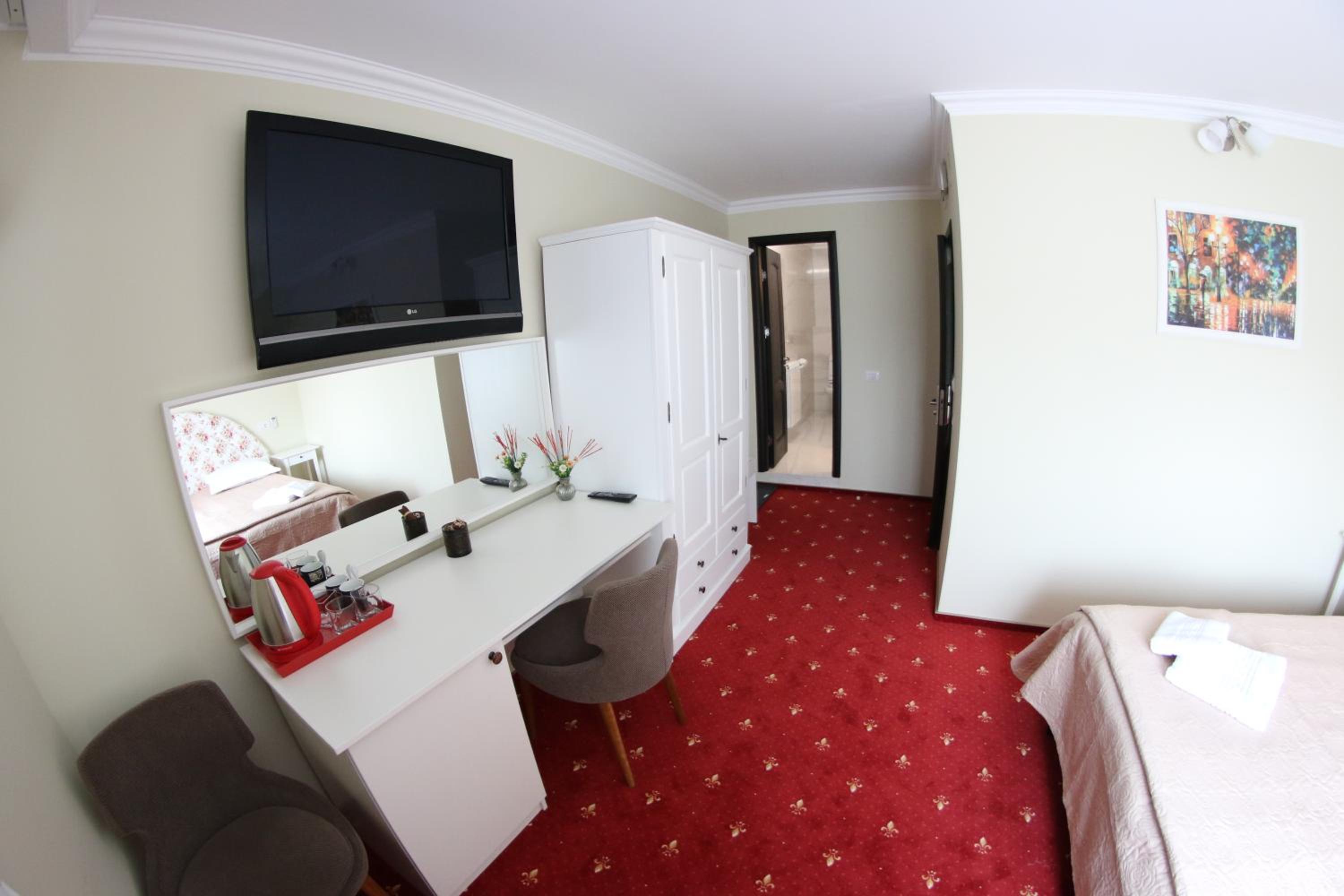 Double or Twin Room photo 2