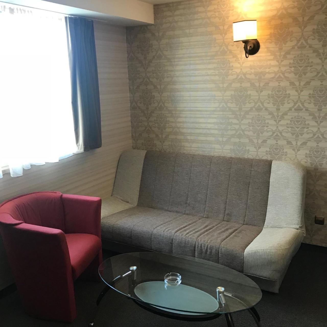 One-Bedroom Suite with Balcony