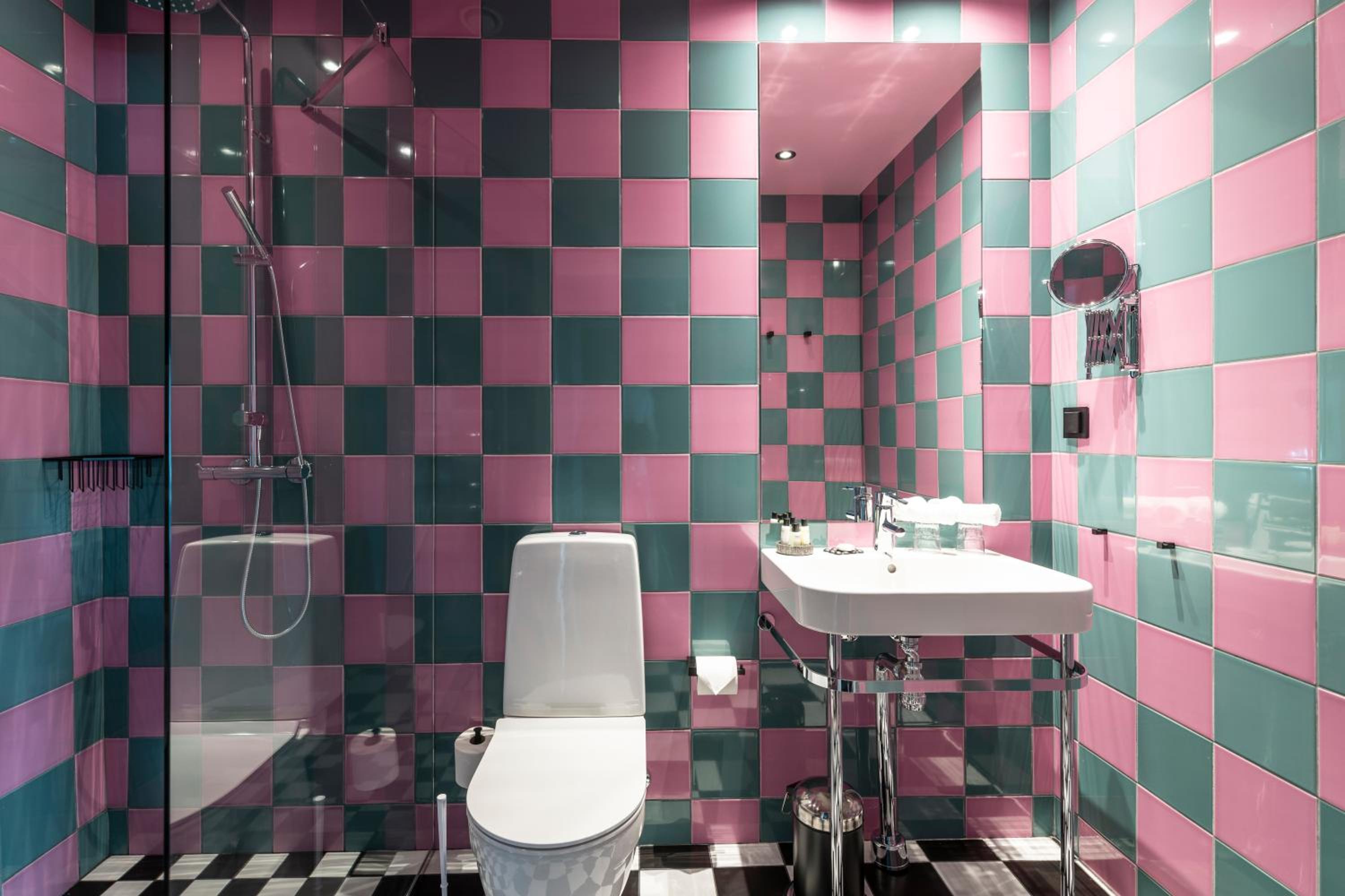 Large Double Room - Photo 4