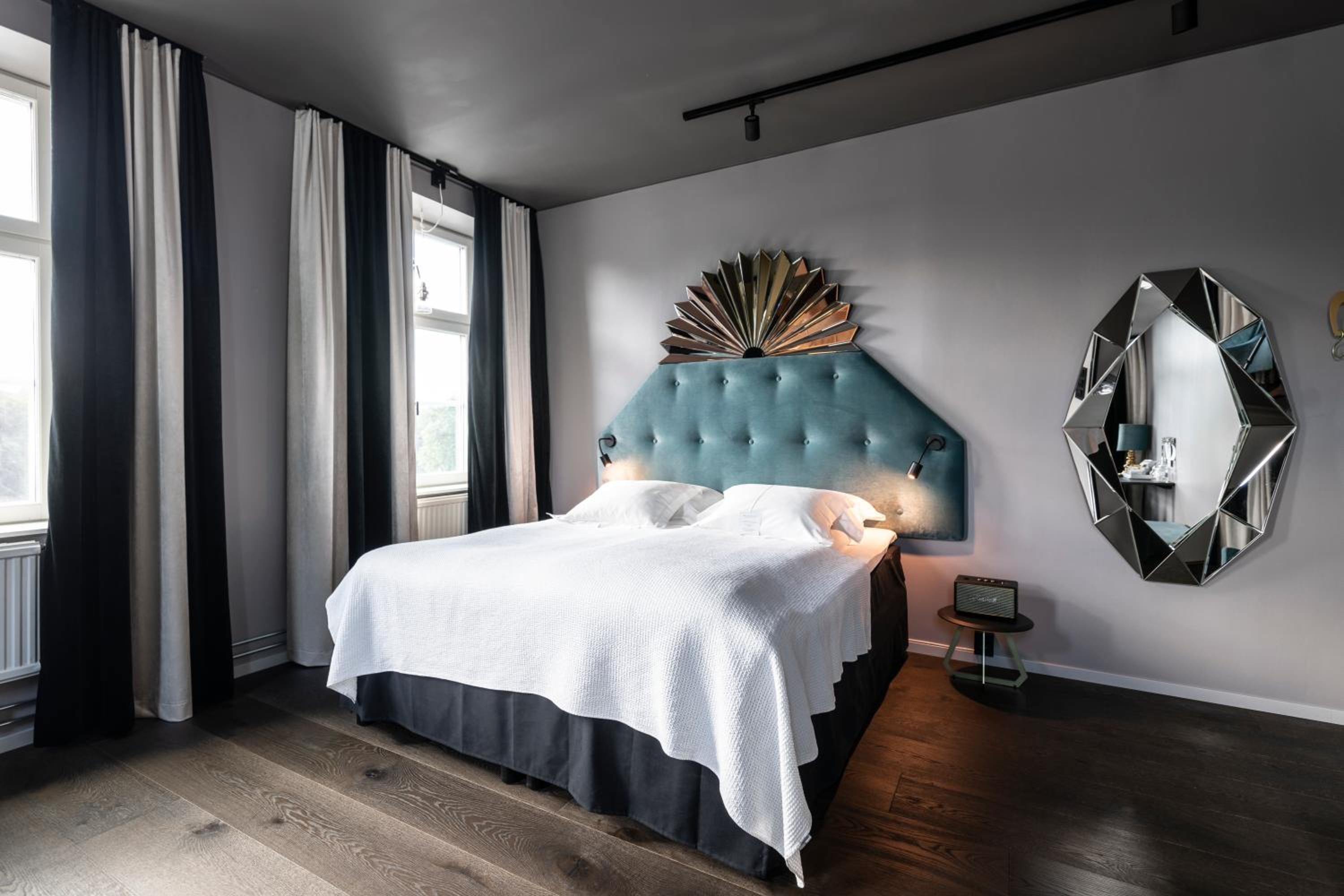 Large Double Room - Photo 8