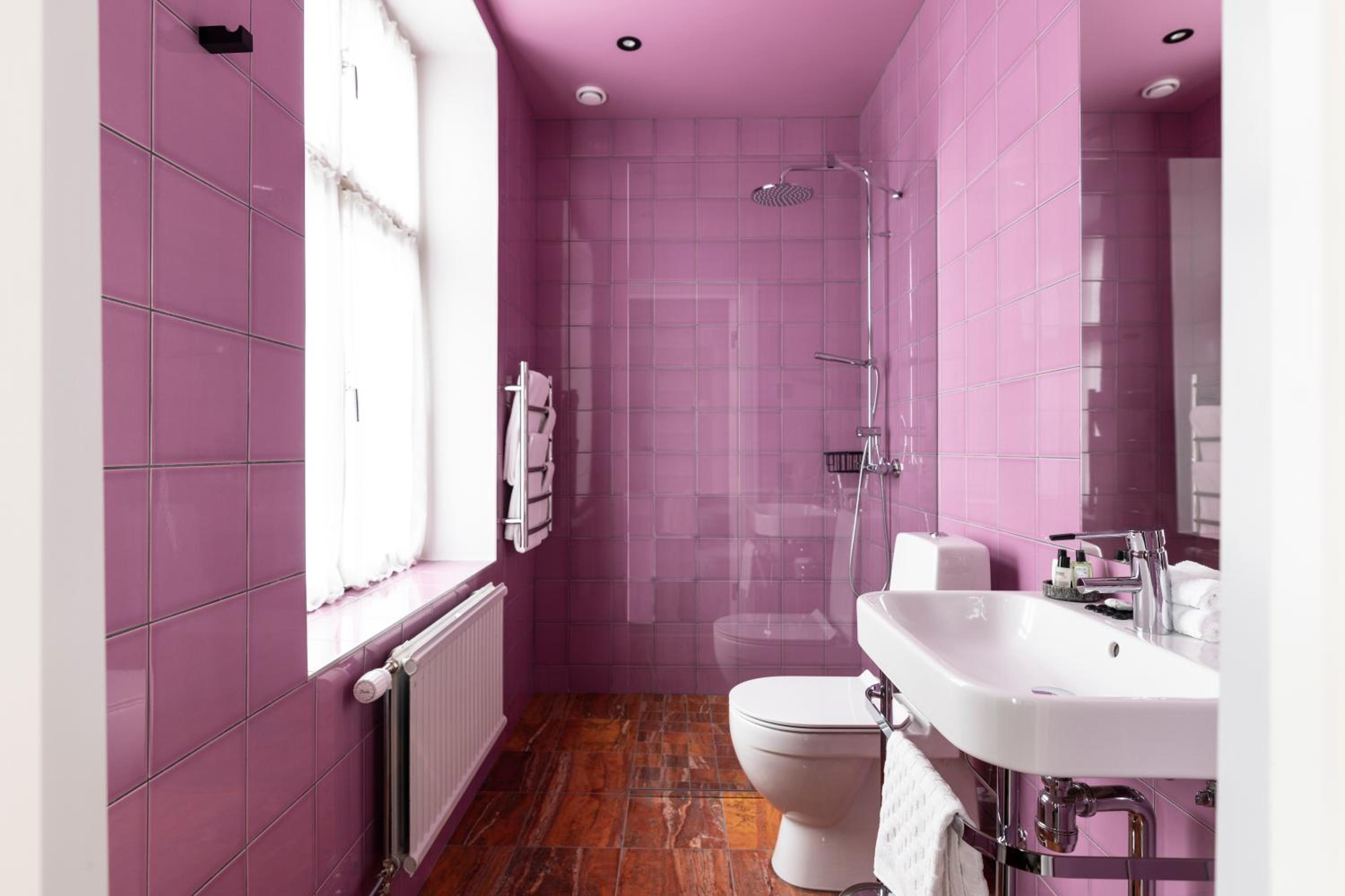 Large Double Room - Photo 5