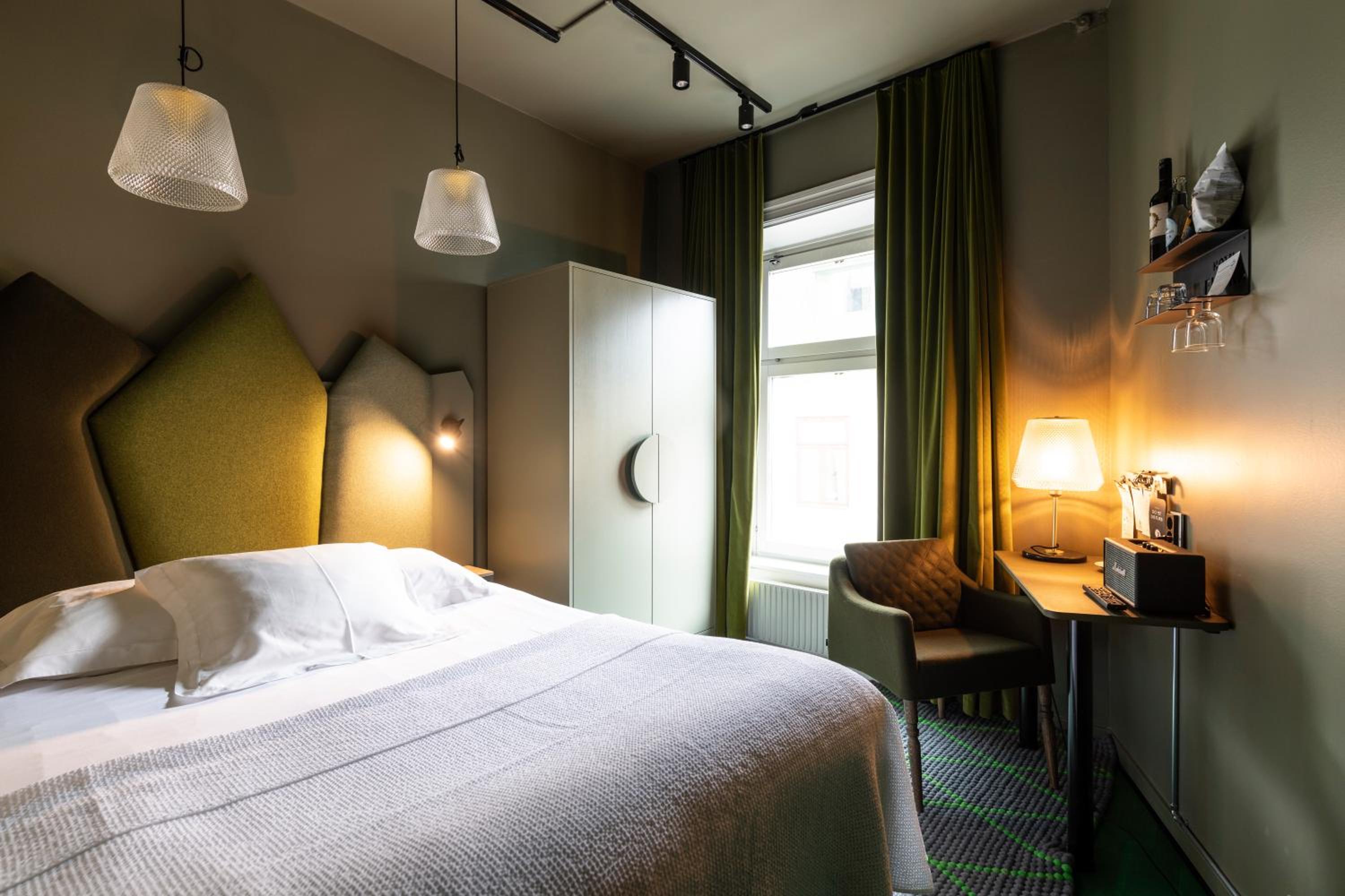 Double Room - Photo 8