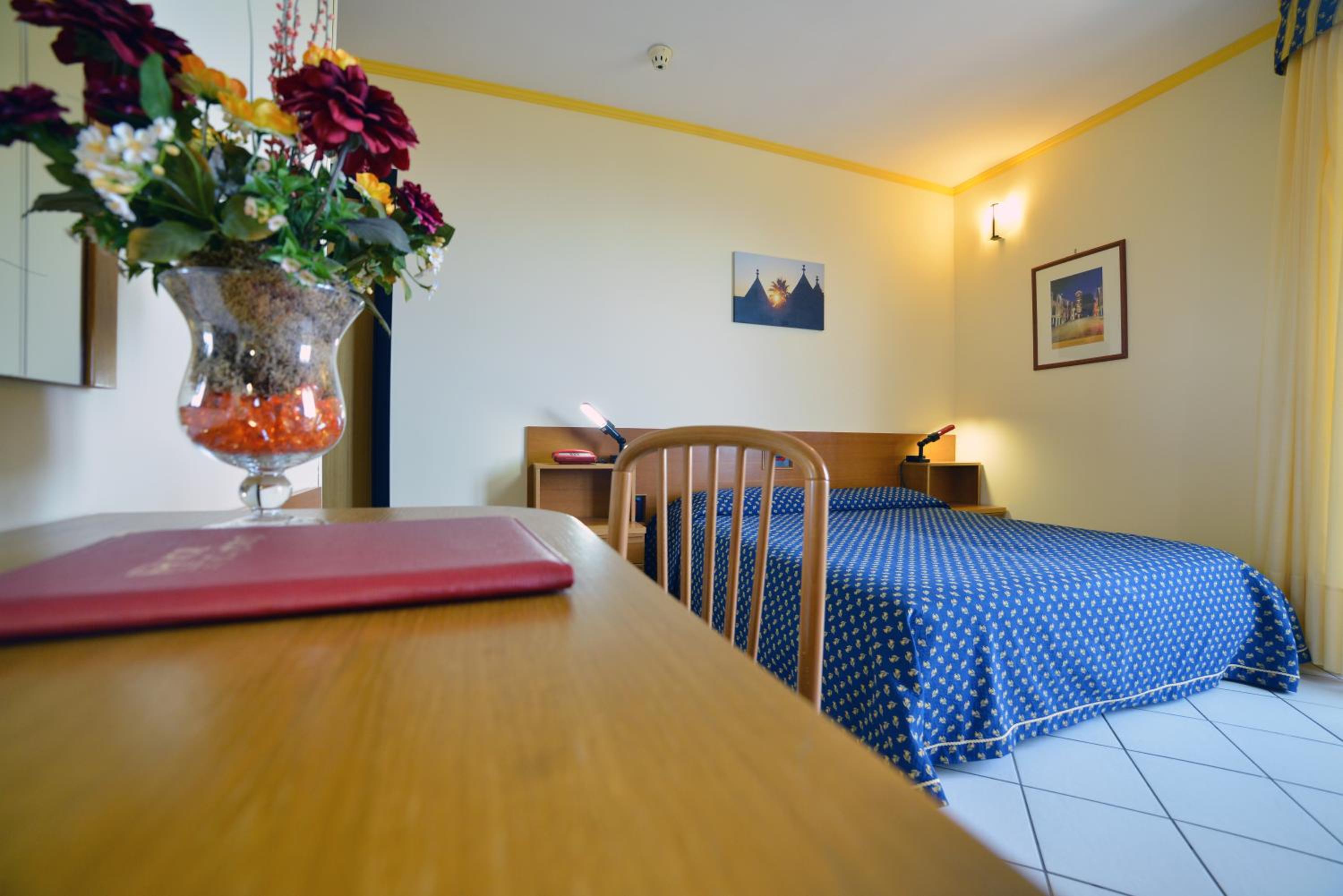 Single Room photo 2