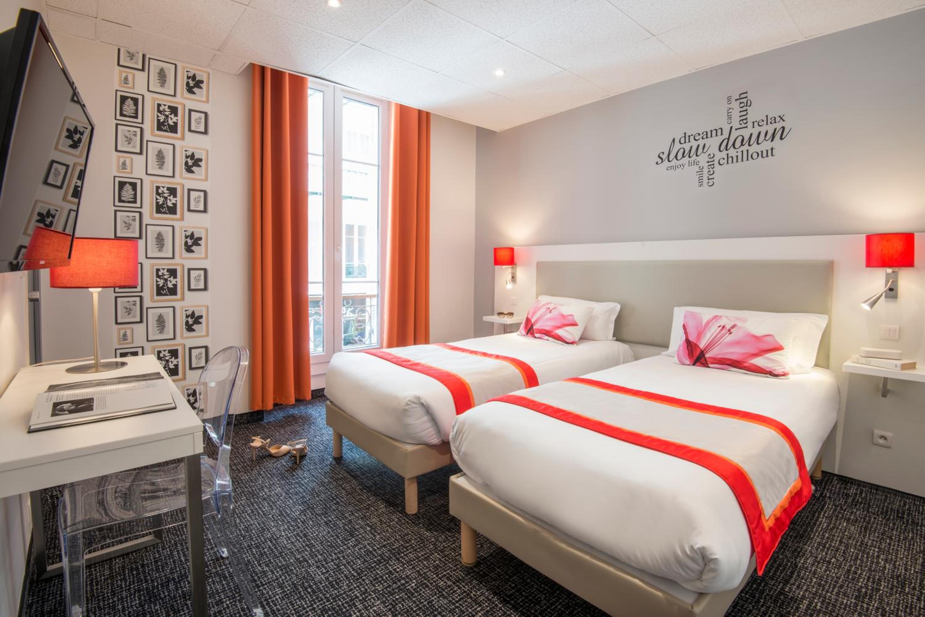 Twin Room - Photo 1
