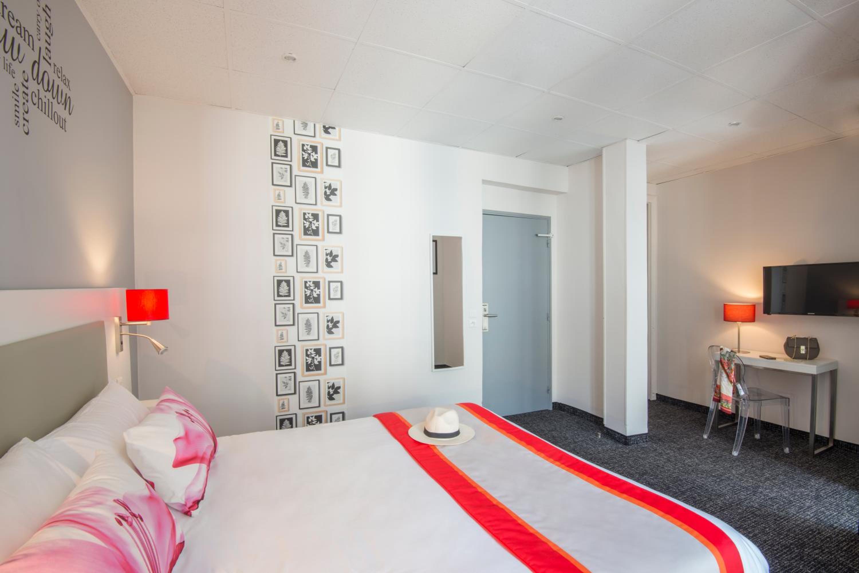 Double Room - Photo 2