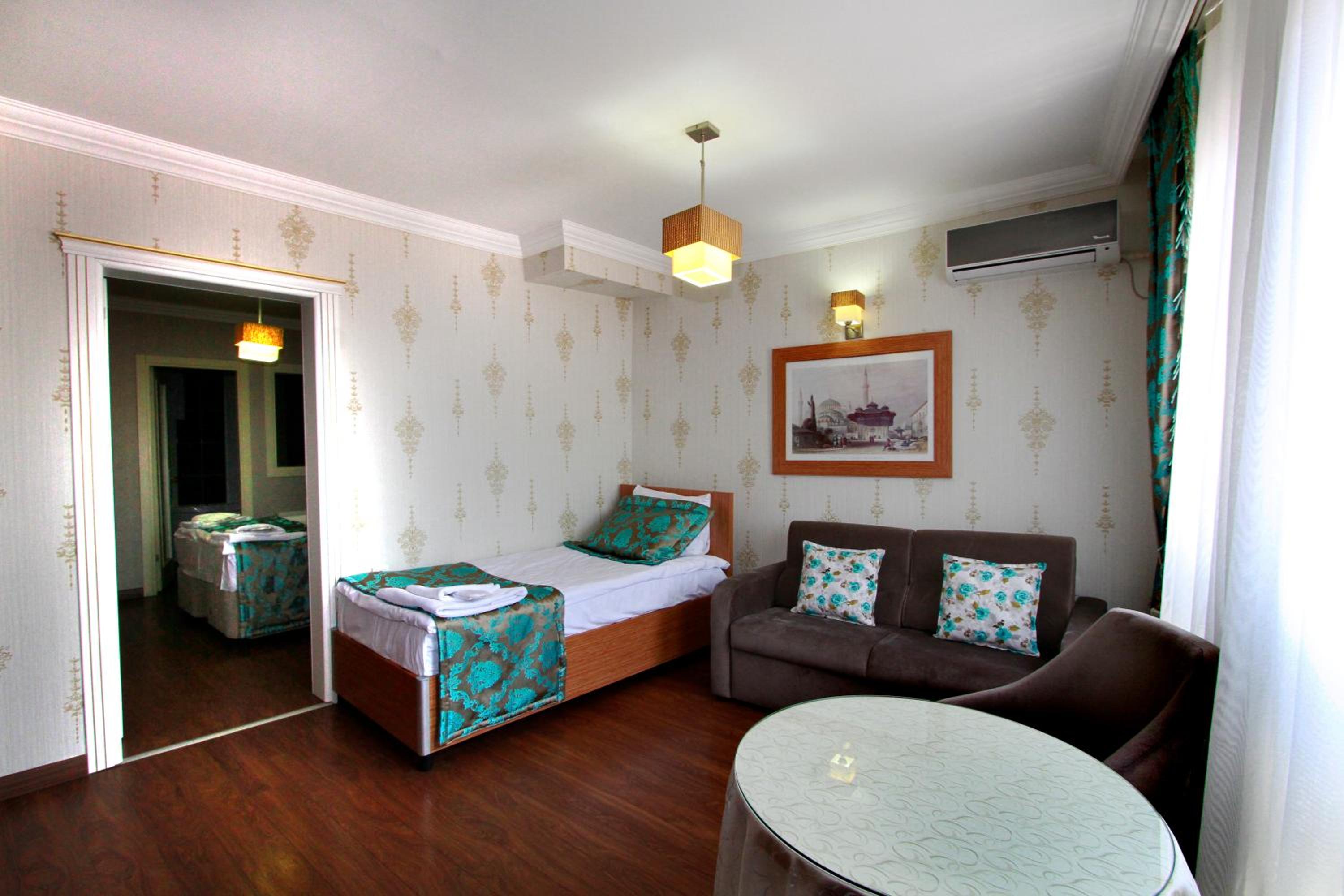 Family Connecting Rooms photo 3