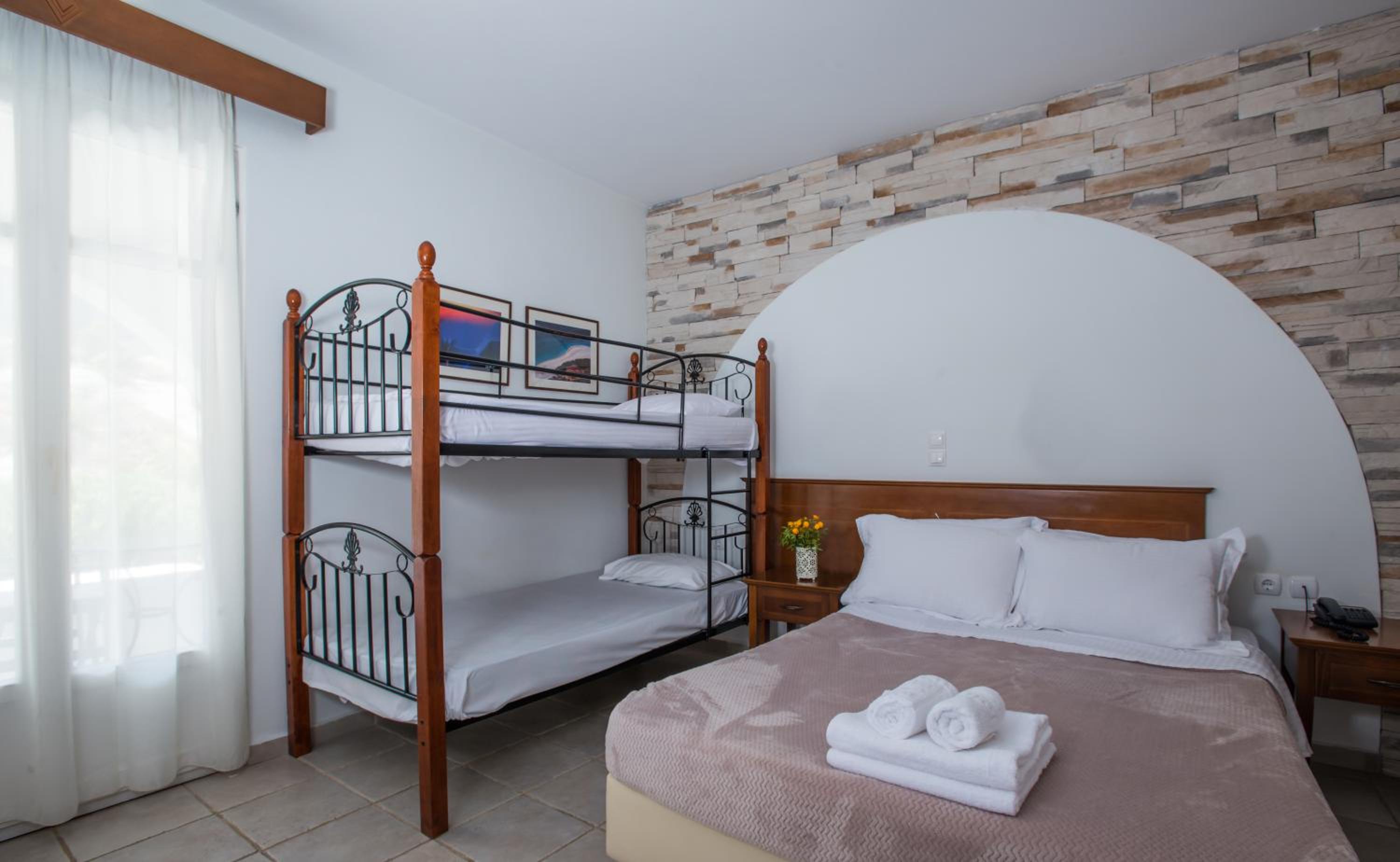 Quadruple Room - Photo 2