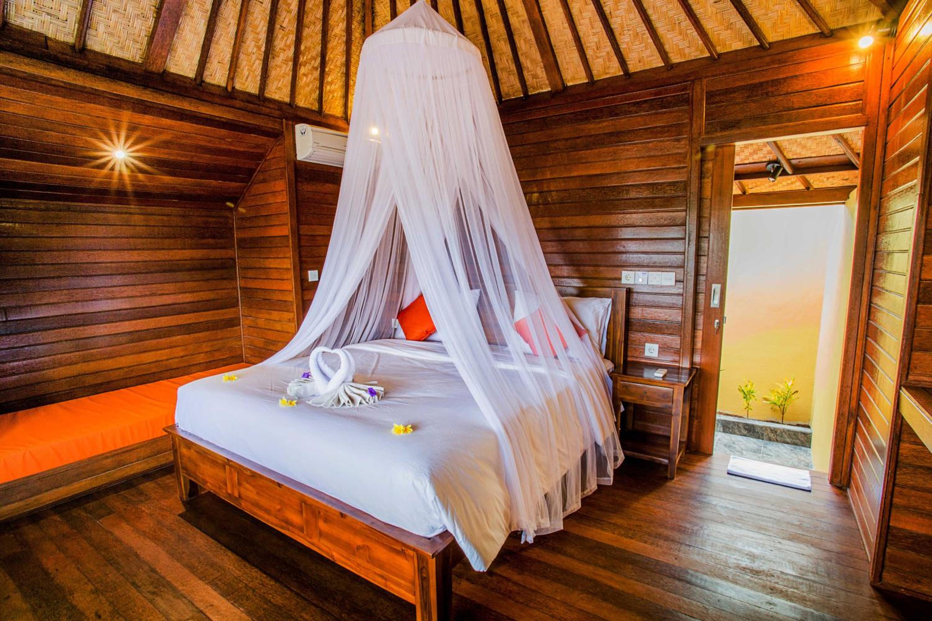 Deluxe Double Room (2 Adults + 1 Child) photo 3