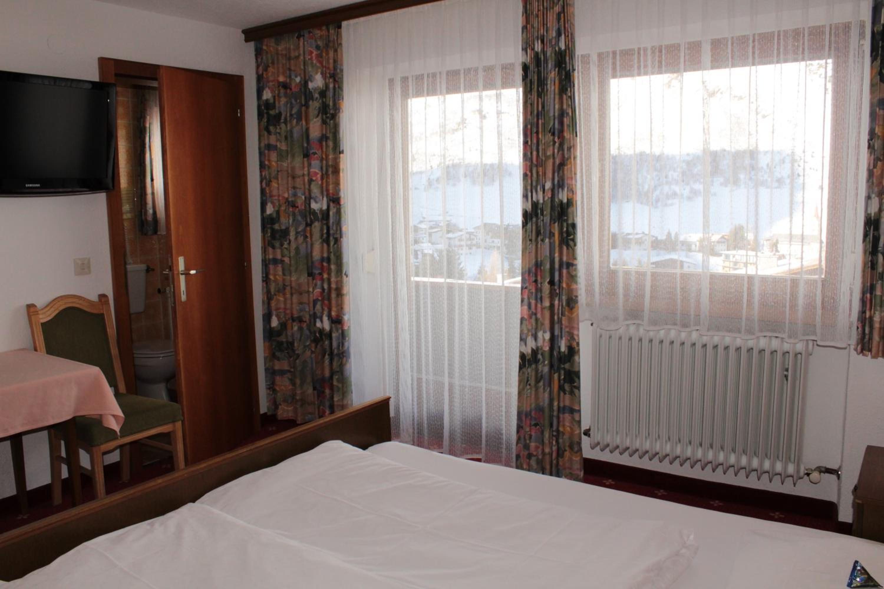 Standard Double Room west - Photo 1
