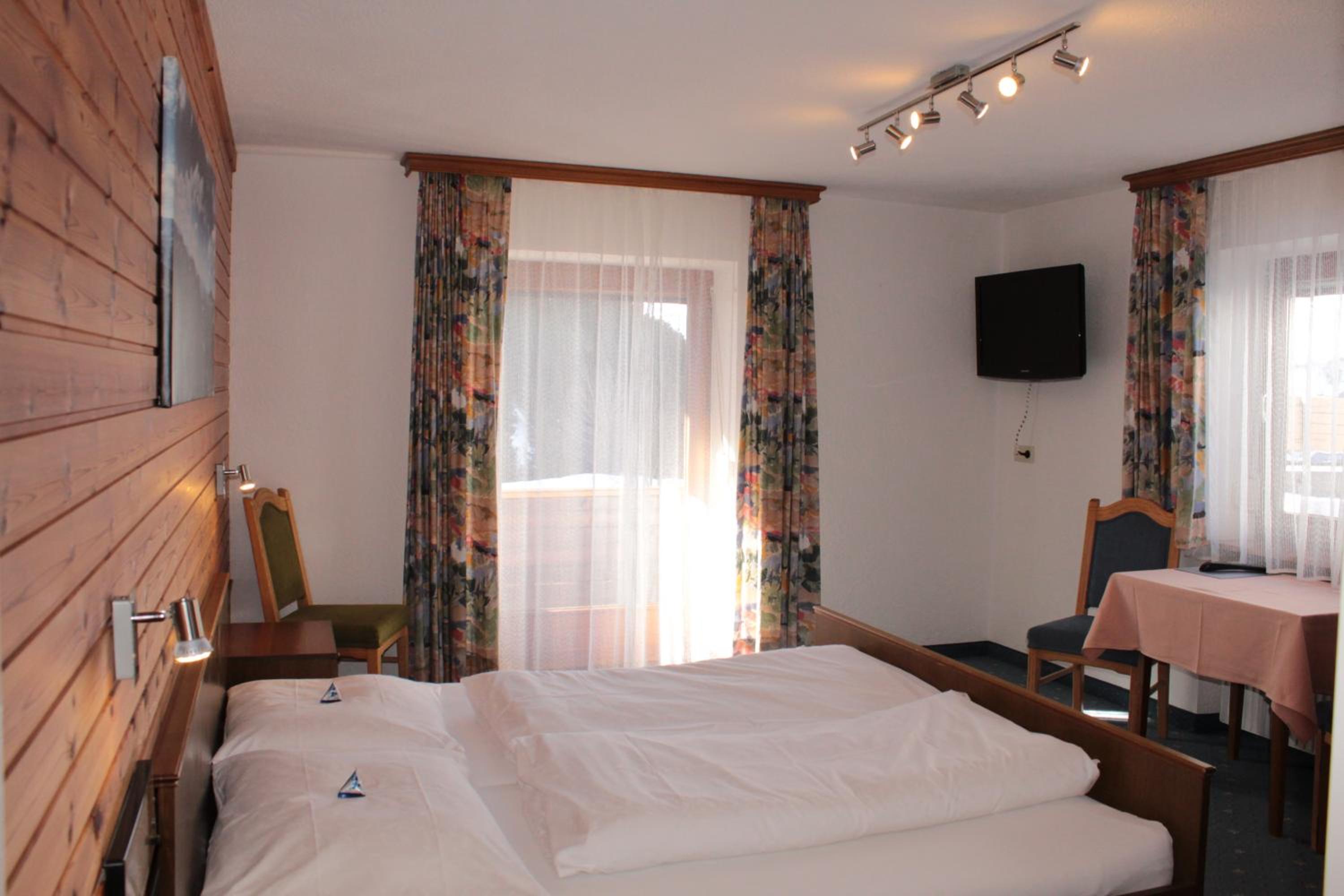 Standard Double Room west - Photo 4