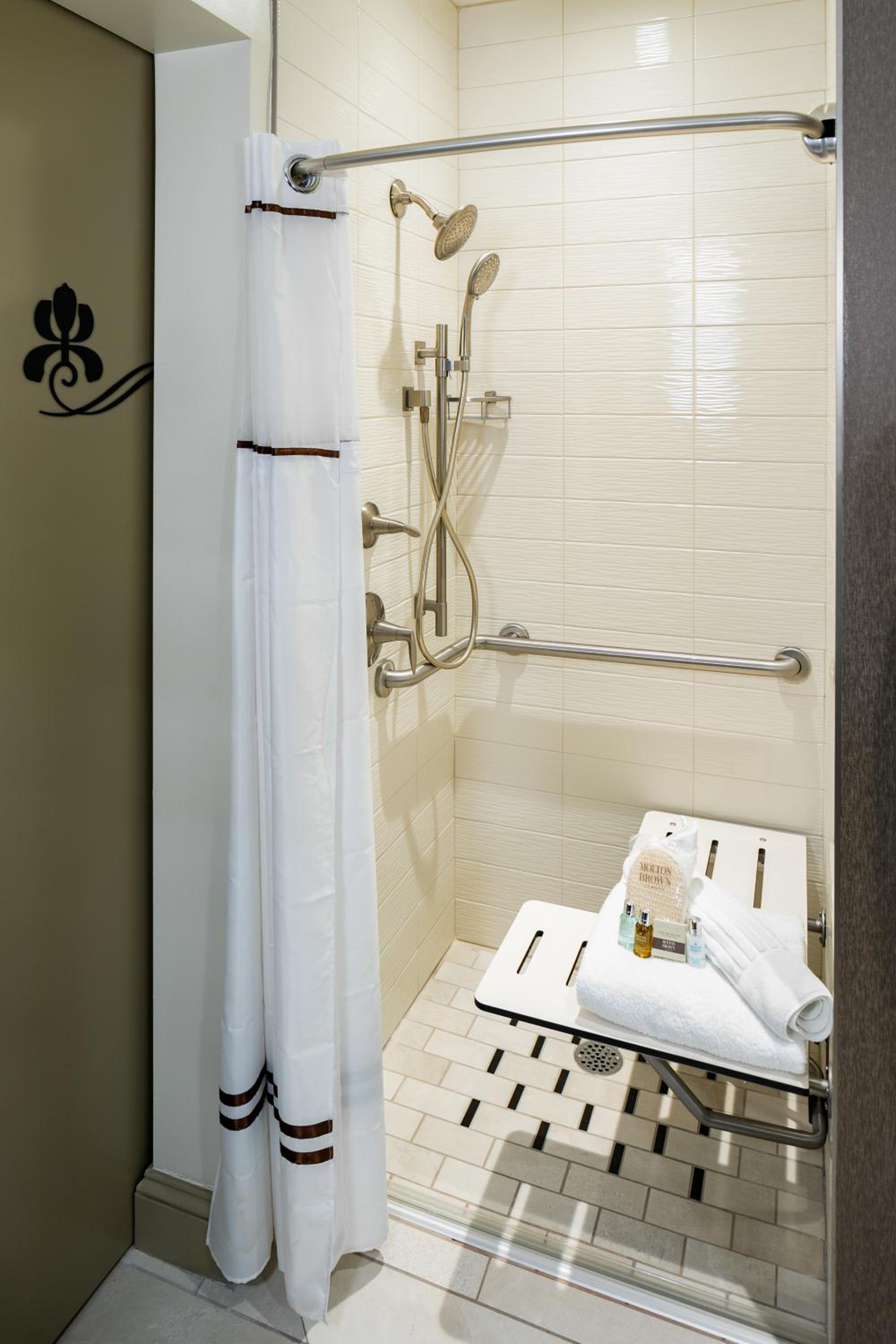 King Room - Disability Access photo 3