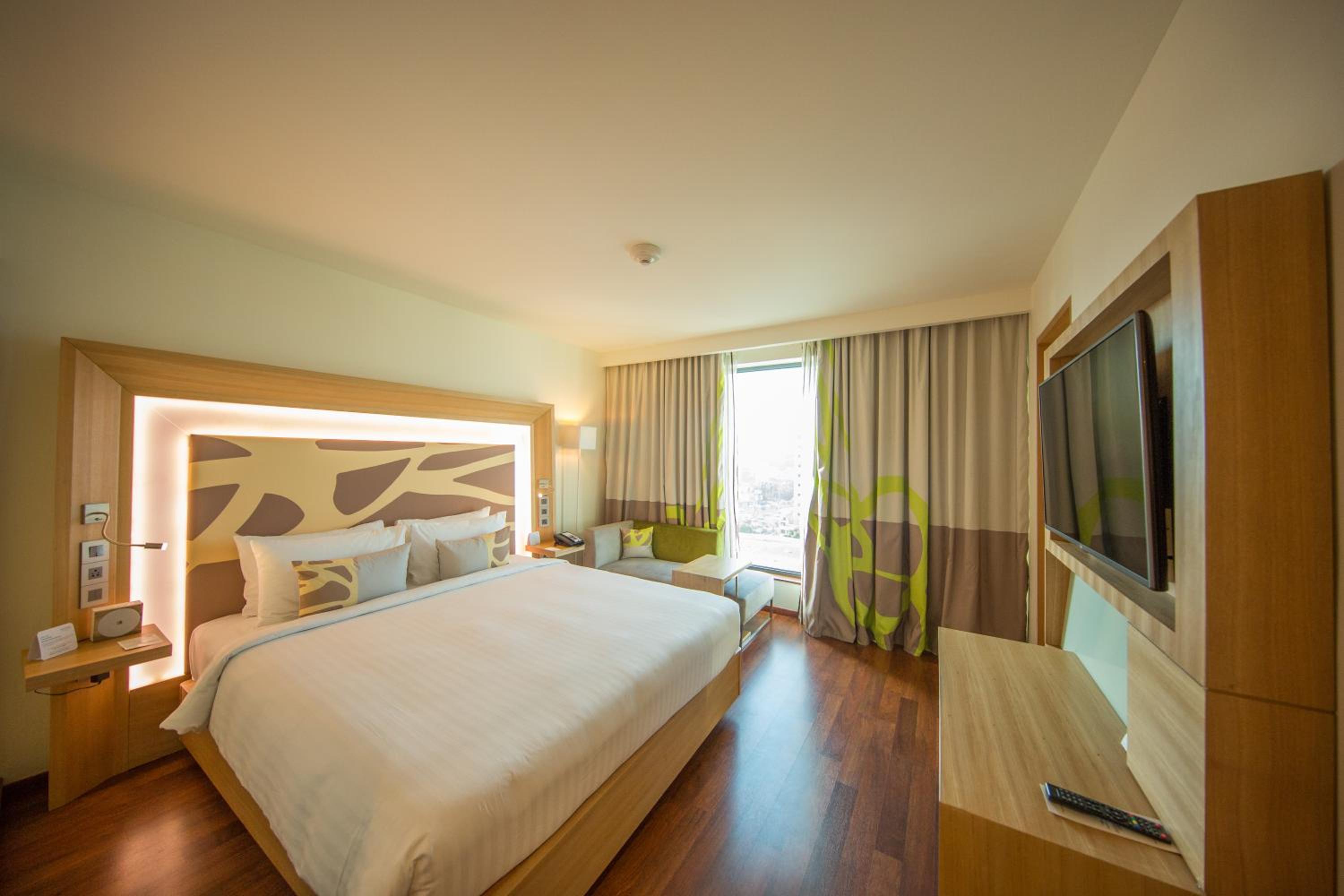 Superior Room - King Bed - 25% off on Food & Soft Beverages at Coffee Shop