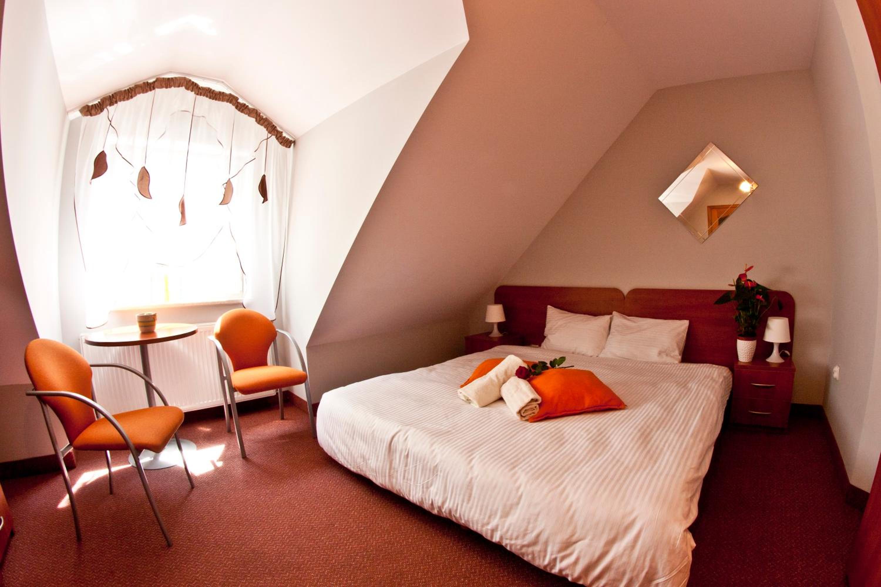 Triple Room with Bathroom - Photo 16