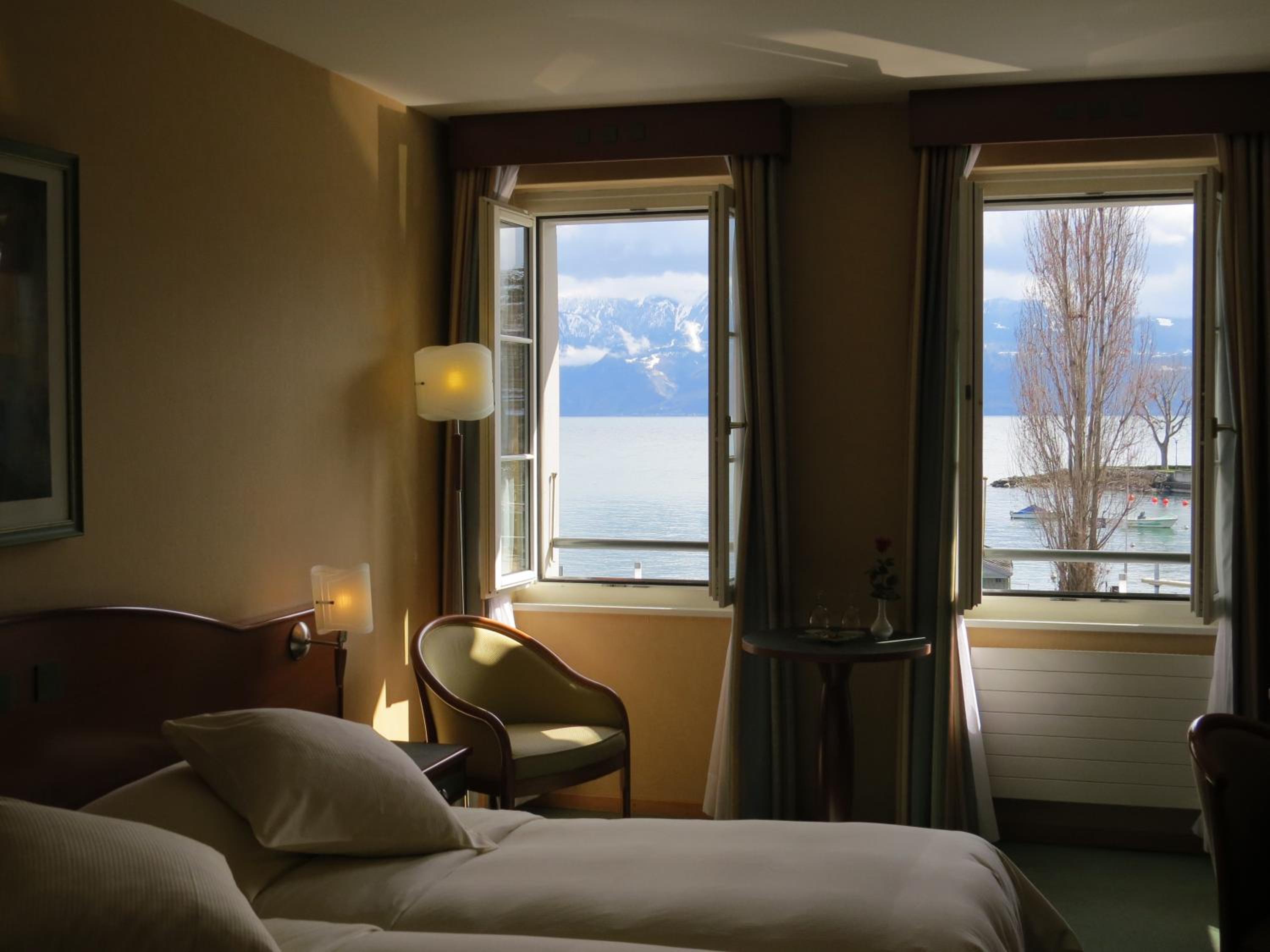 Twin Room with Lake View photo 2