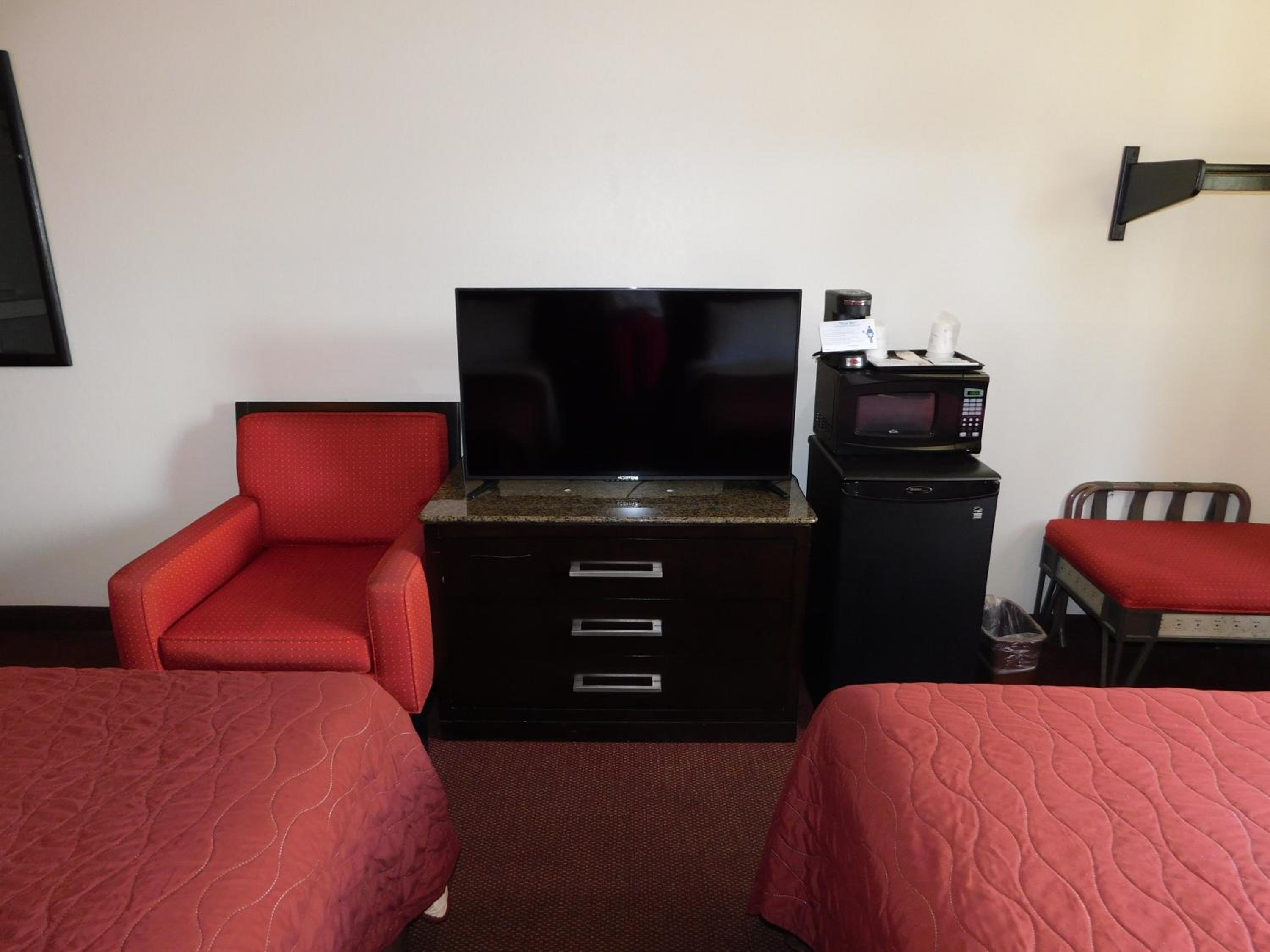 Double Room with Private Bathroom - Photo 4