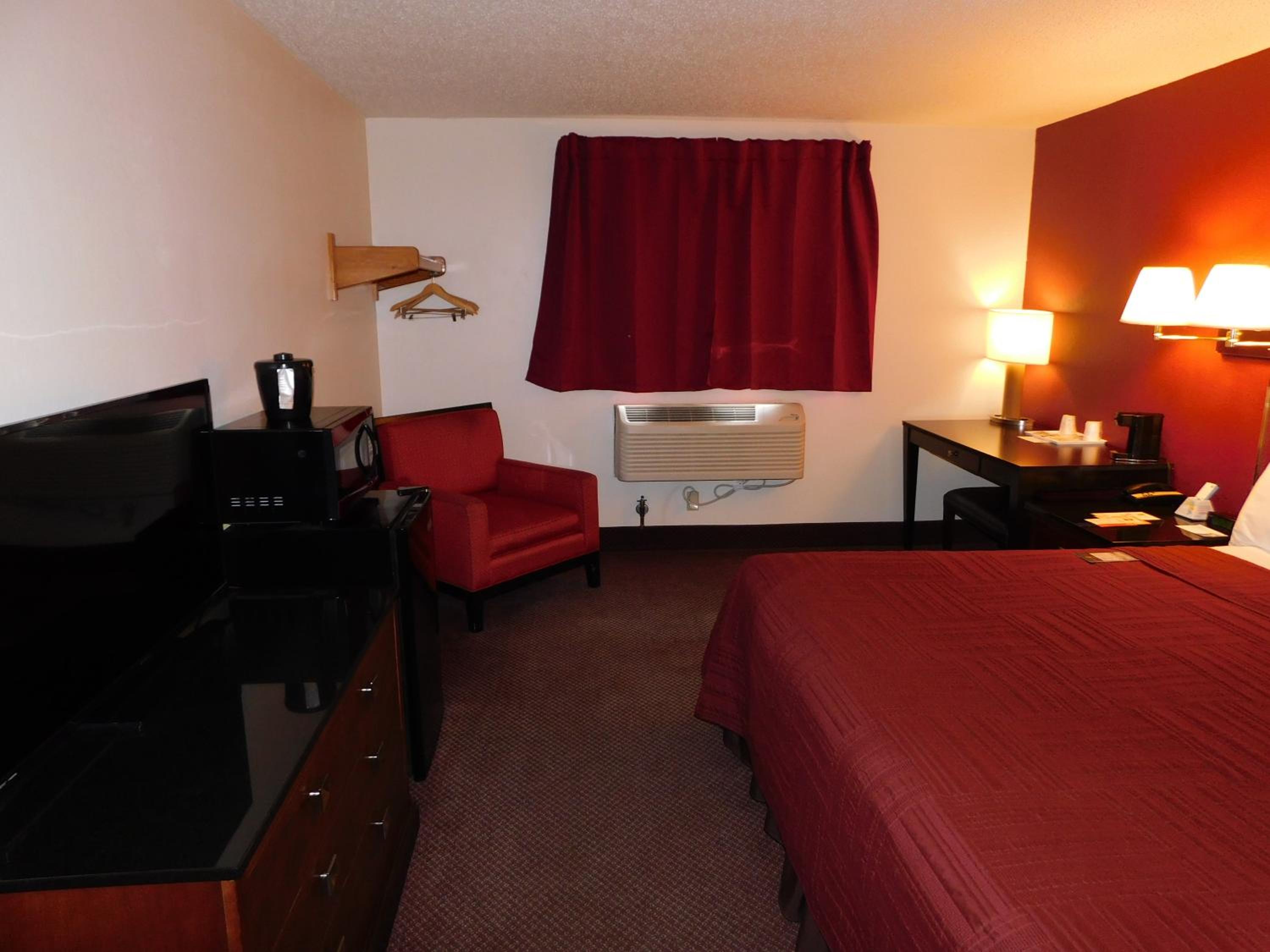 Standard King Room - Photo 4