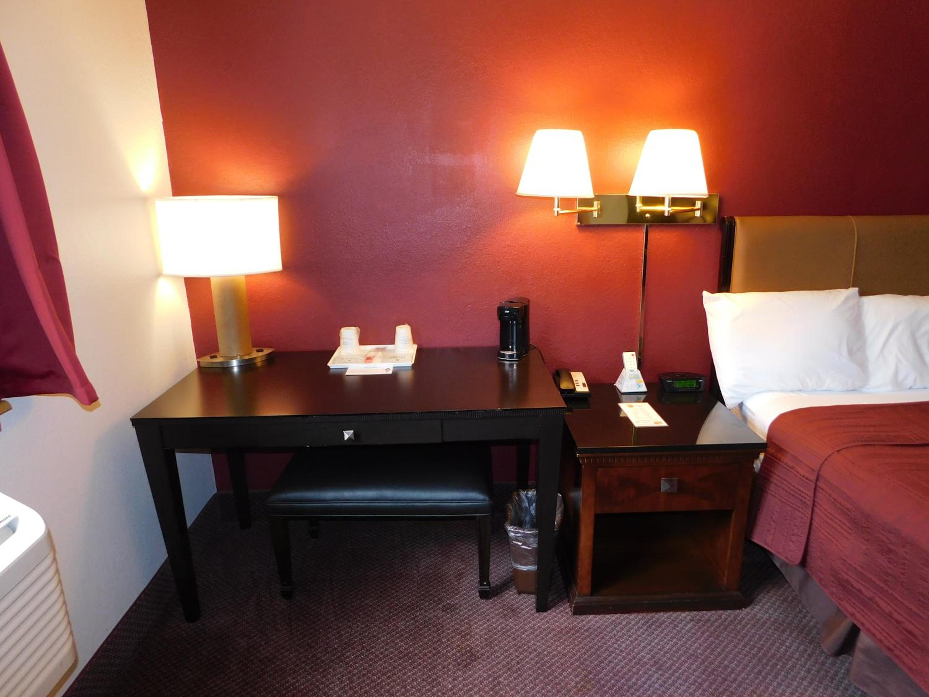 Standard King Room - Photo 3