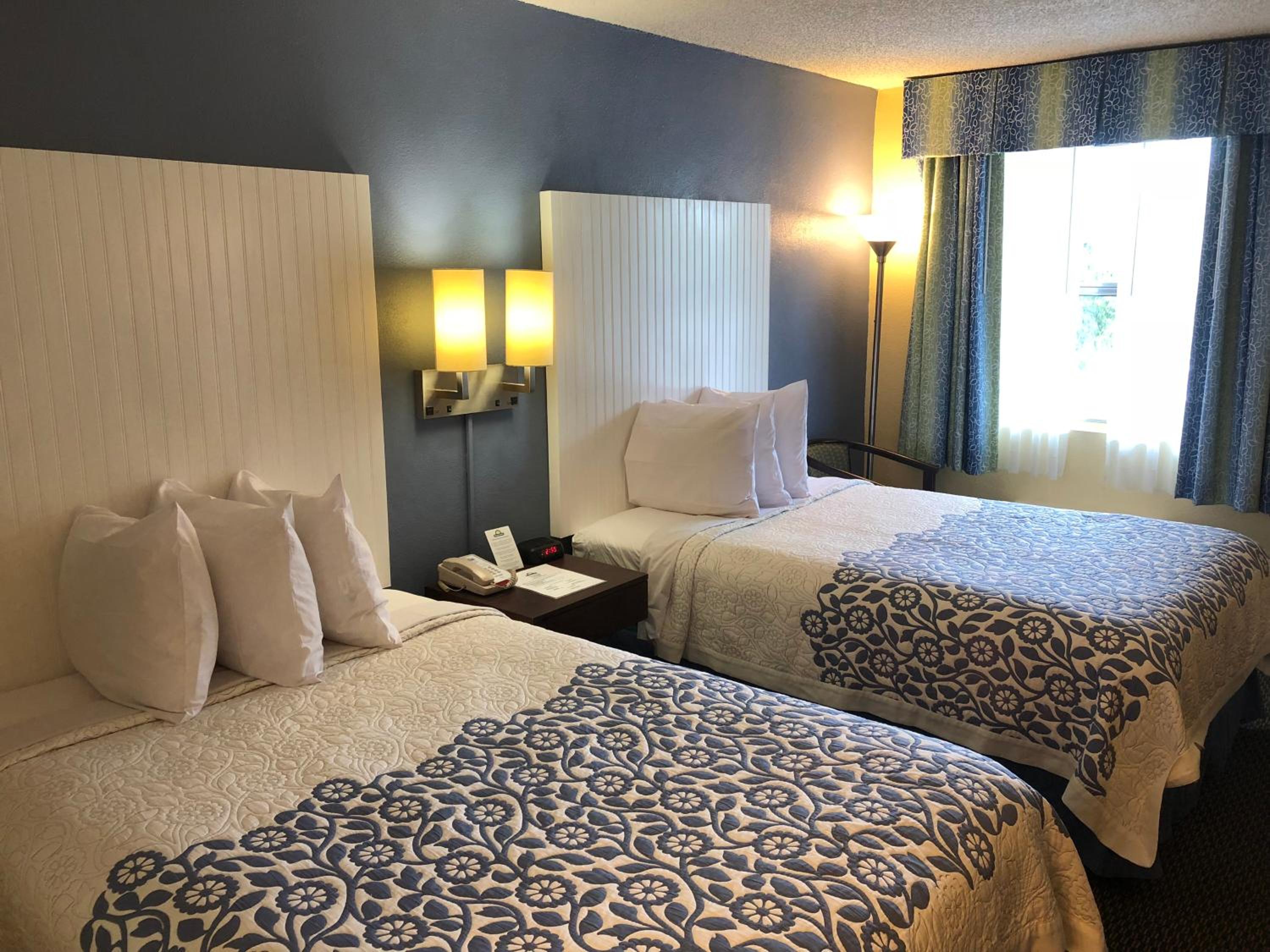 Double Room with Two Double Beds - Non-Smoking - Photo 4