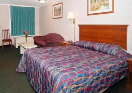 King Room - Non-Smoking - Photo 3
