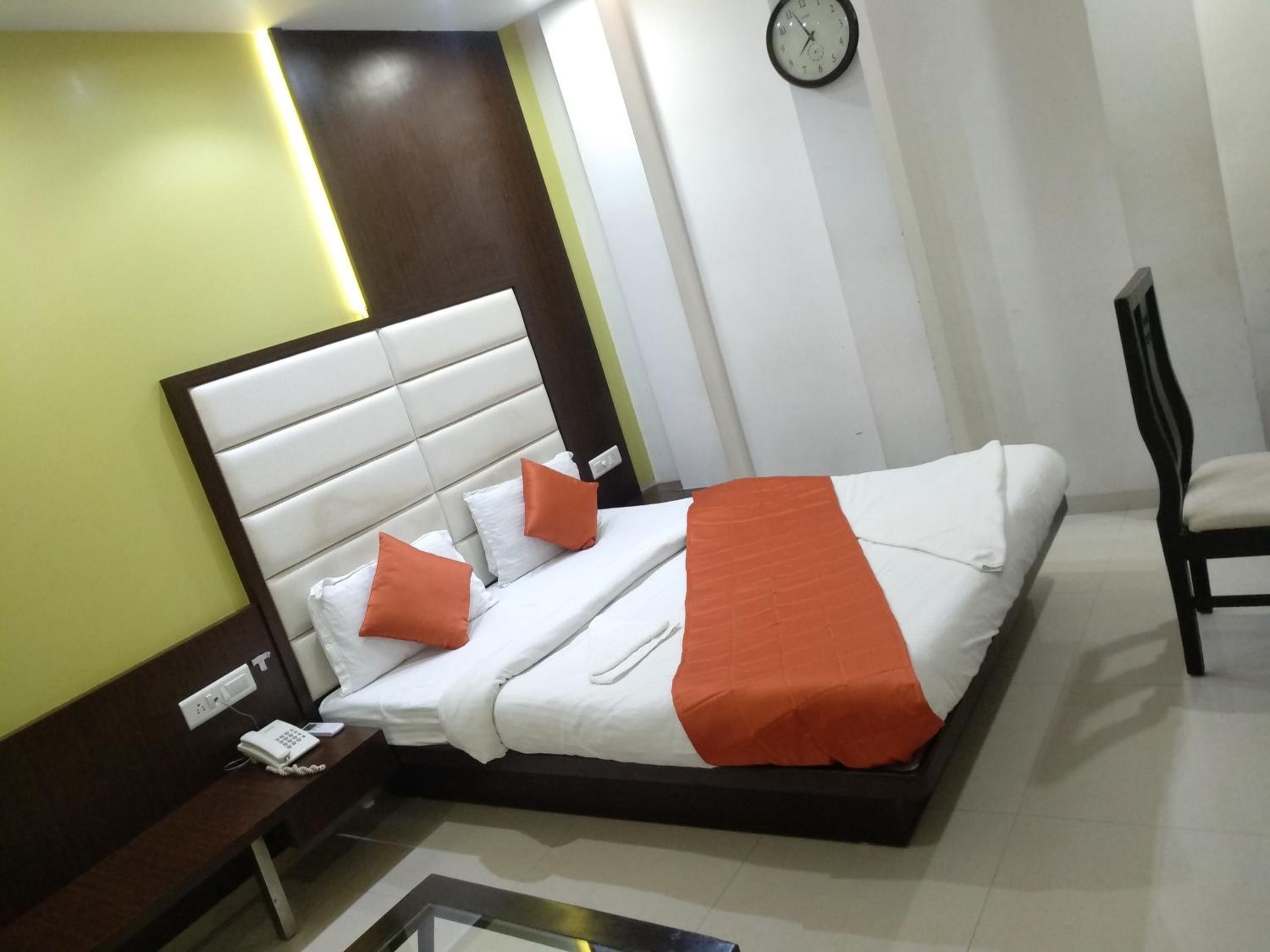 Super Deluxe Room - Photo 13
