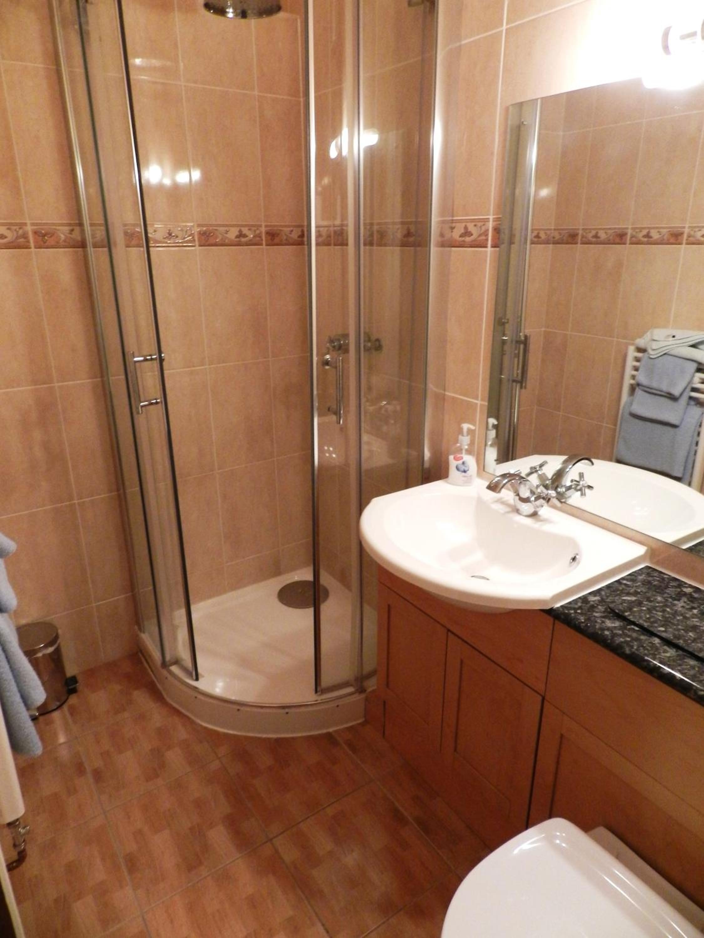 Double Room - Photo 15