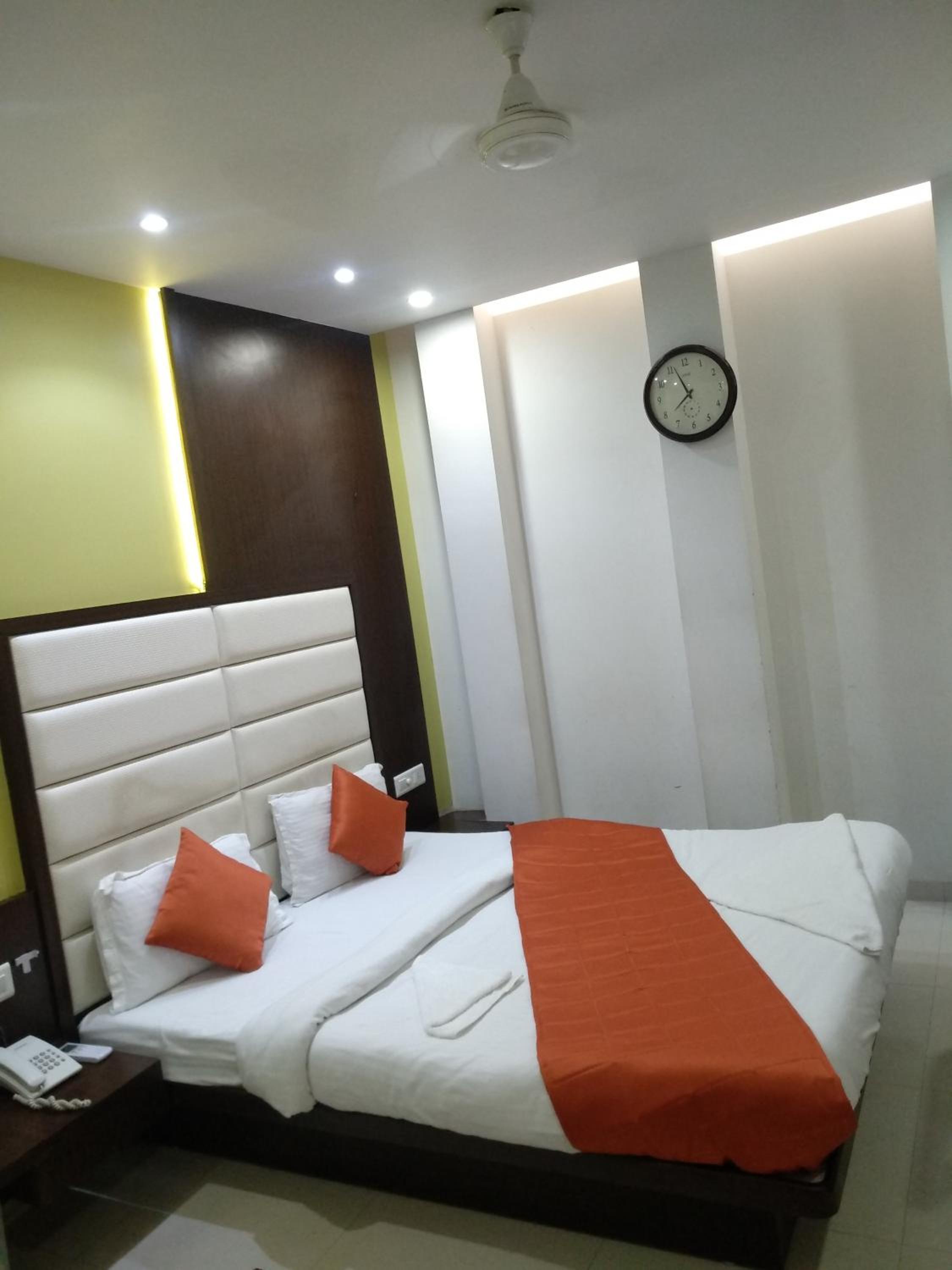 Super Deluxe Room - Photo 11