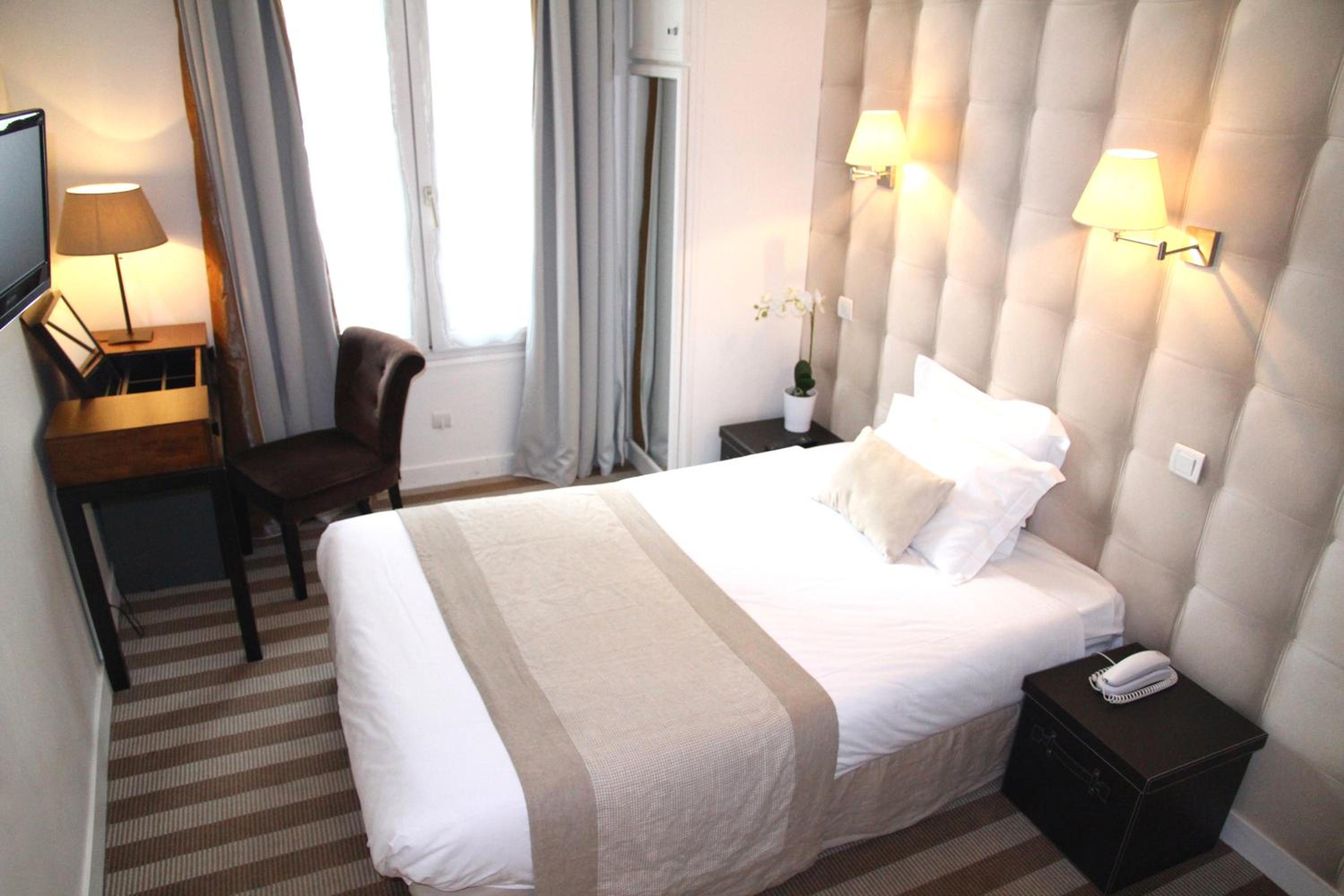 Single Room thumbnail 5