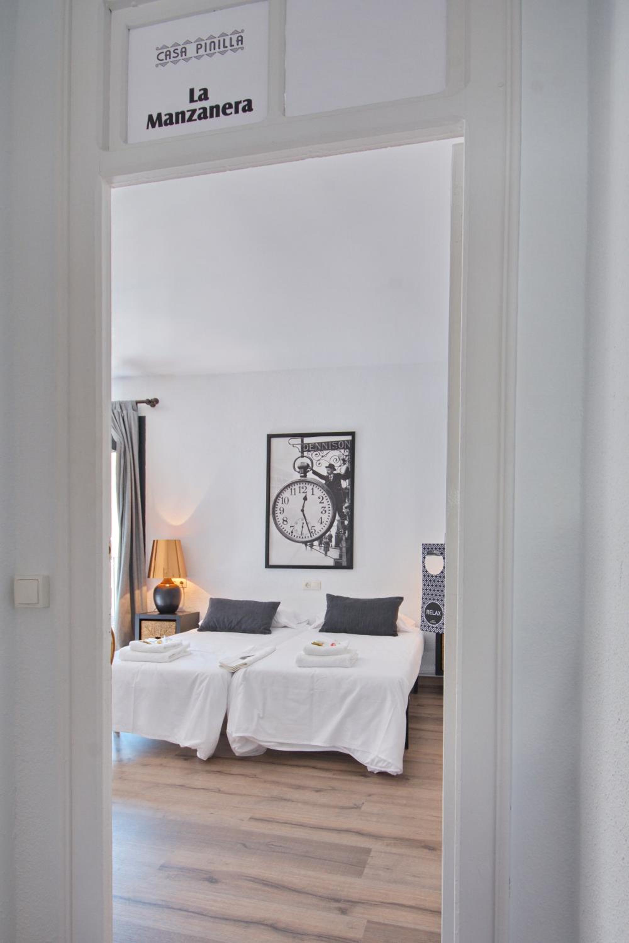 Habitación Estándar con Dos Camas y Baño Compartido
