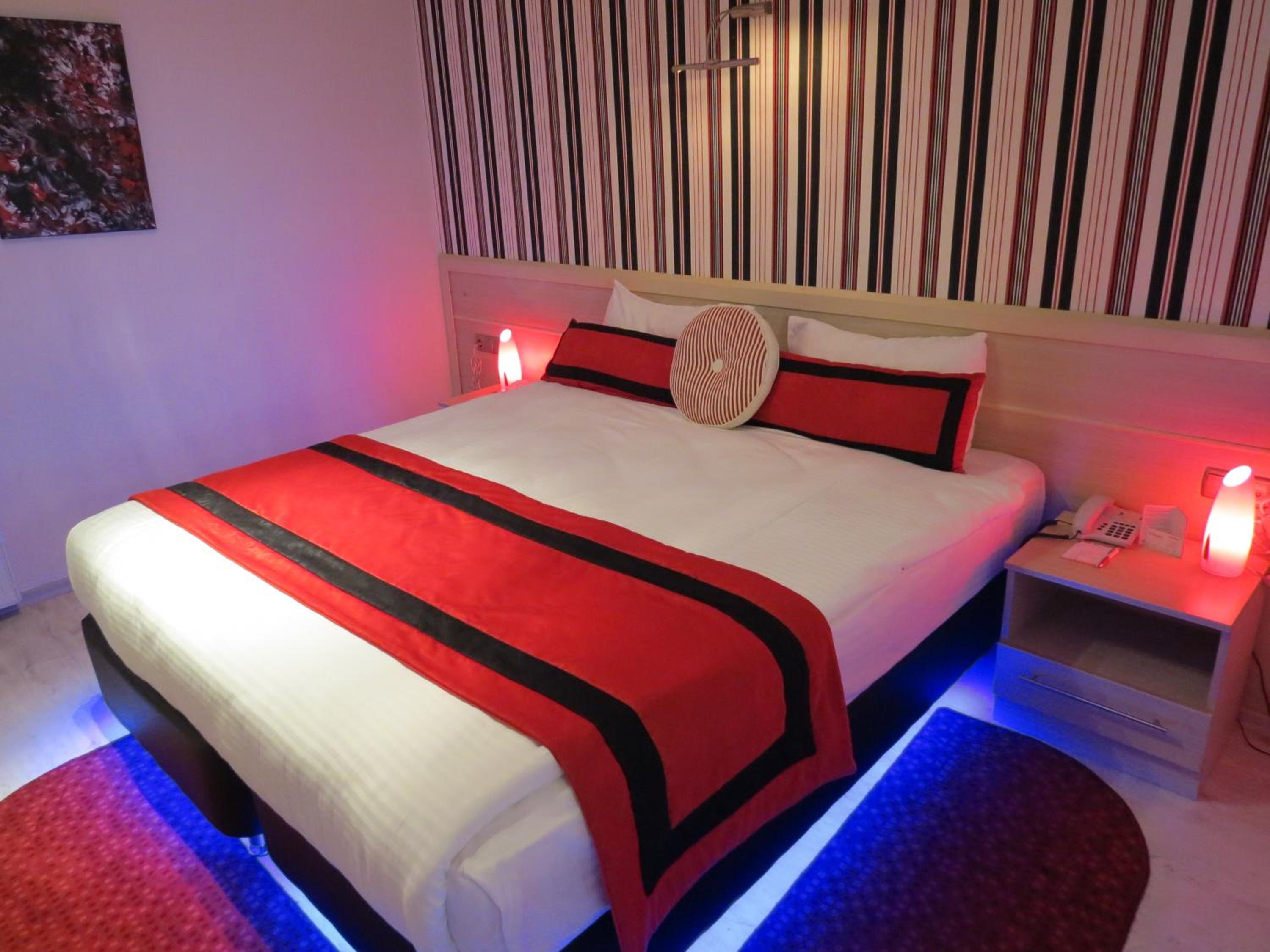 Senior Suite - Photo 26