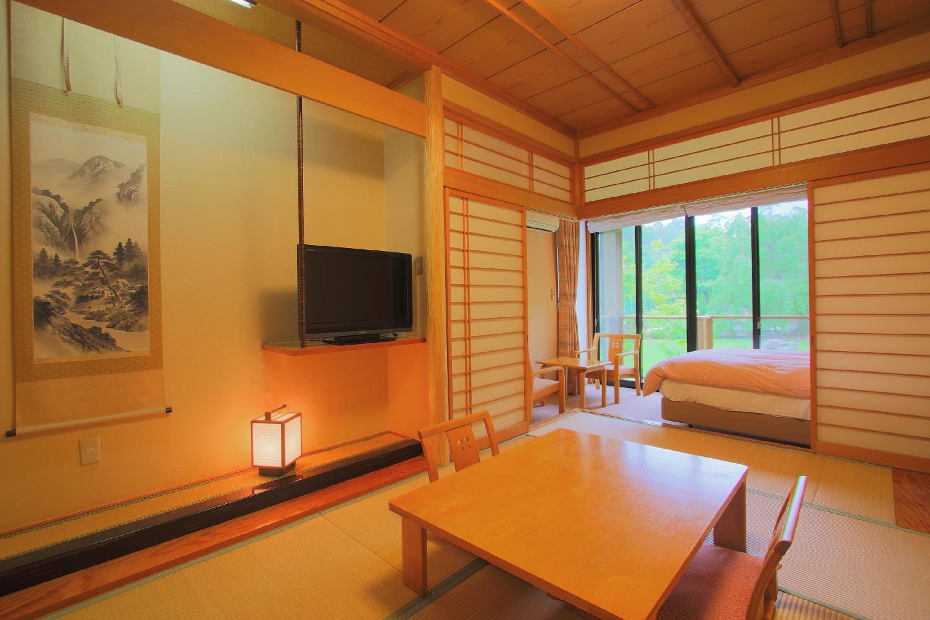 Family Room with Mountain View - Photo 1