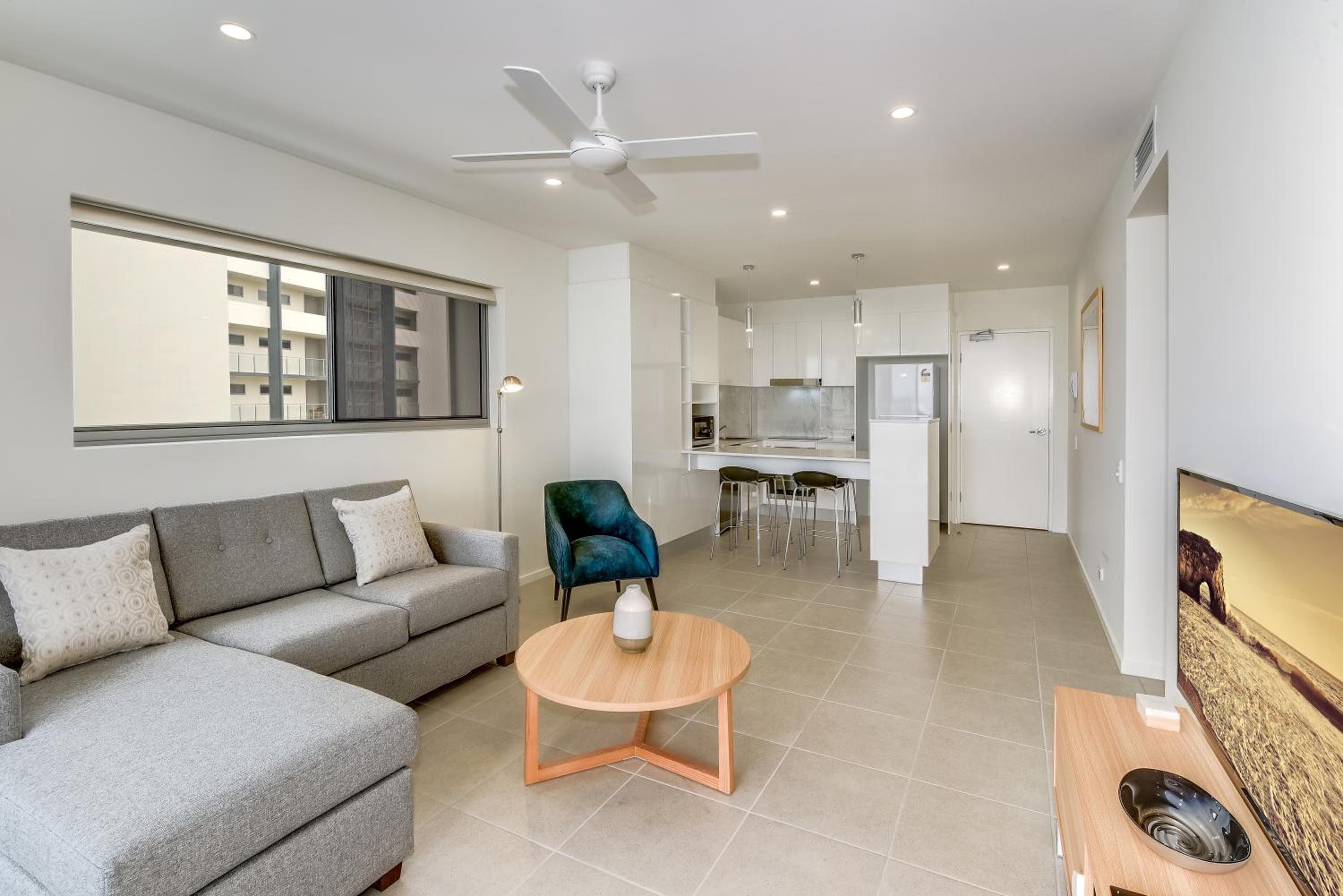 Two-Bedroom Apartment with Lake View photo 3
