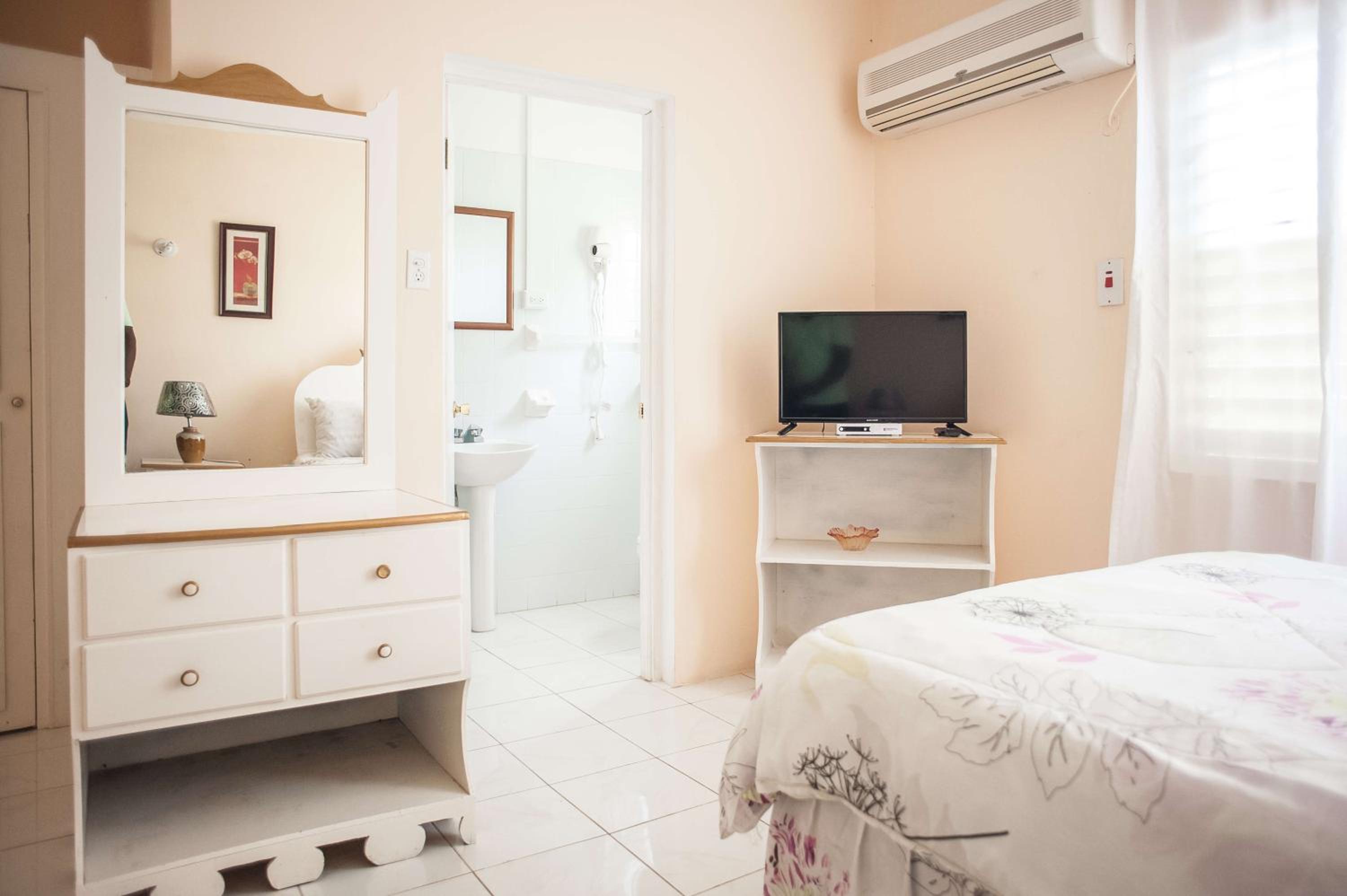 Budget Double or Twin Room photo 3