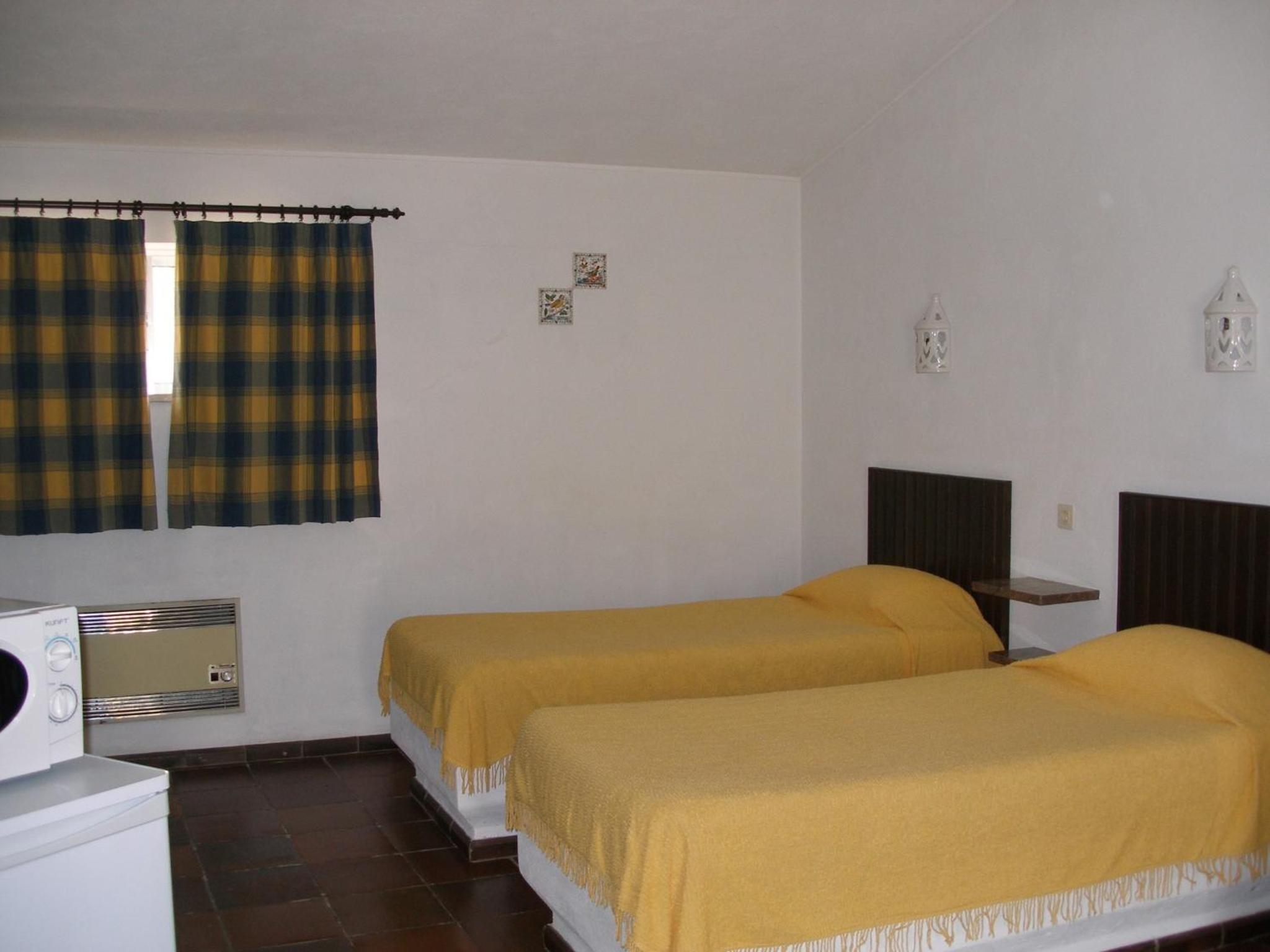 Studio with Twin Beds