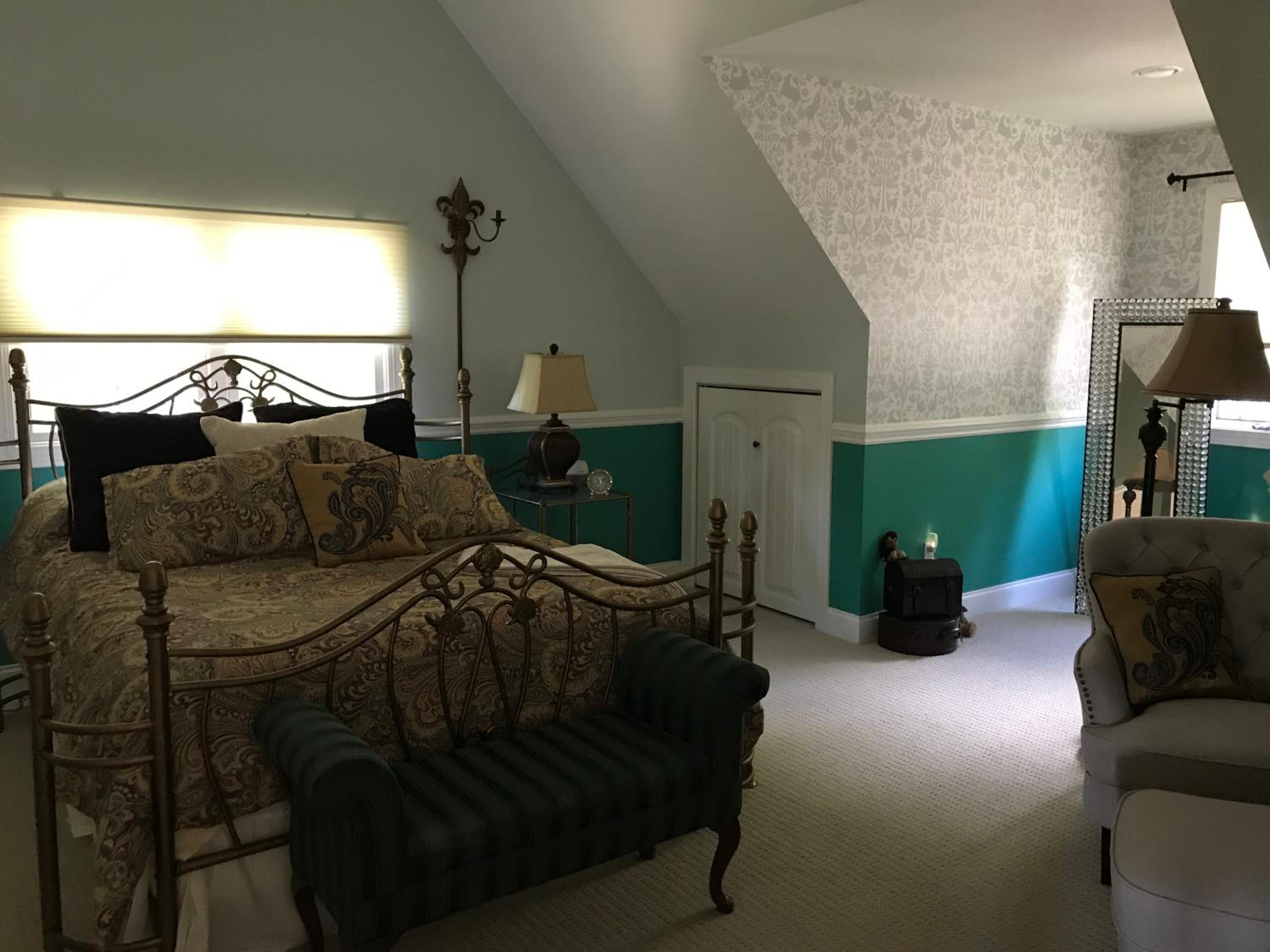 Deluxe King Room photo 1
