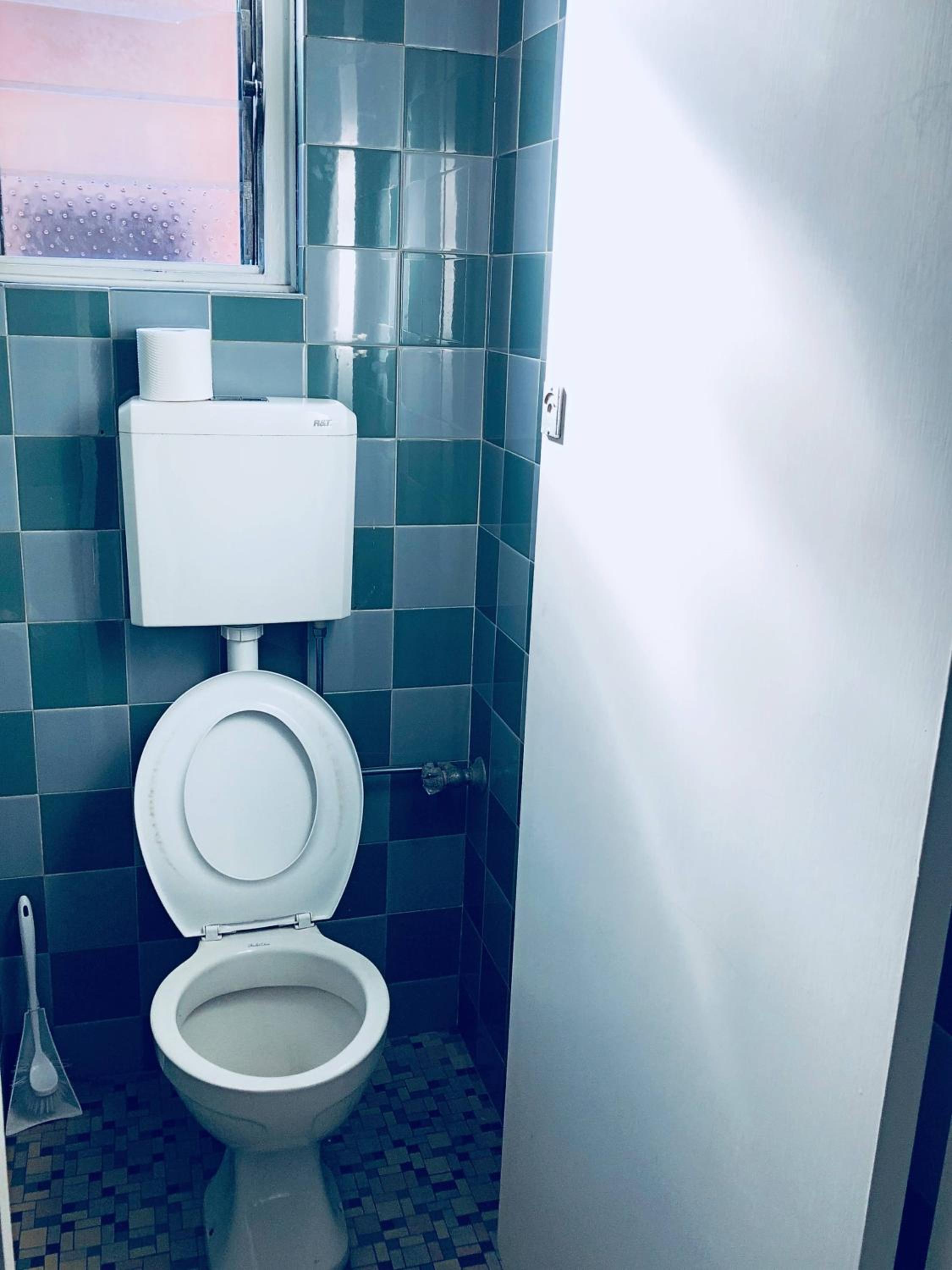 Standard Twin Room with Shared Bathroom photo 2