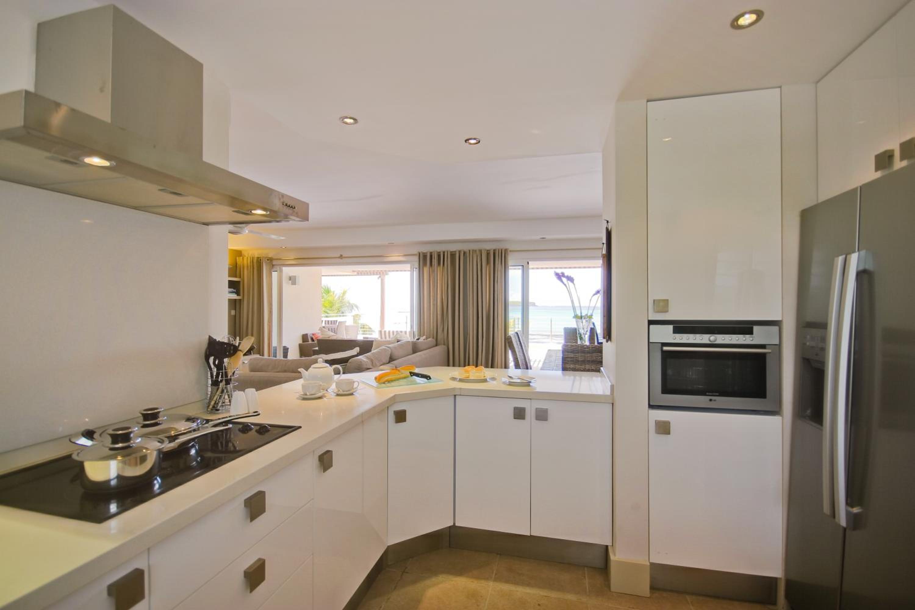 Four-Bedroom Penthouse Apartment with Sea View photo 3